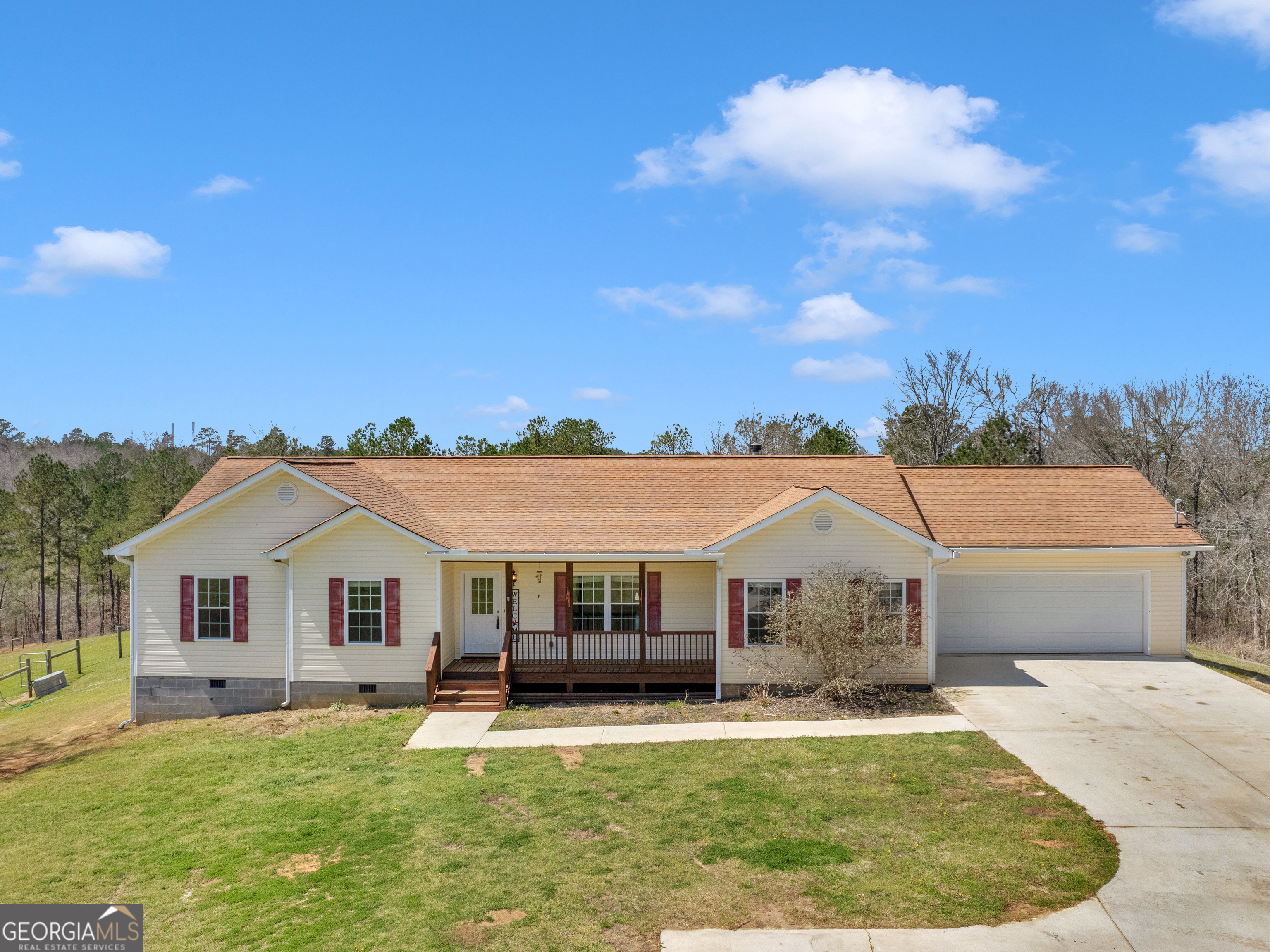 1779 Round Oak Juliette Road Property Photo