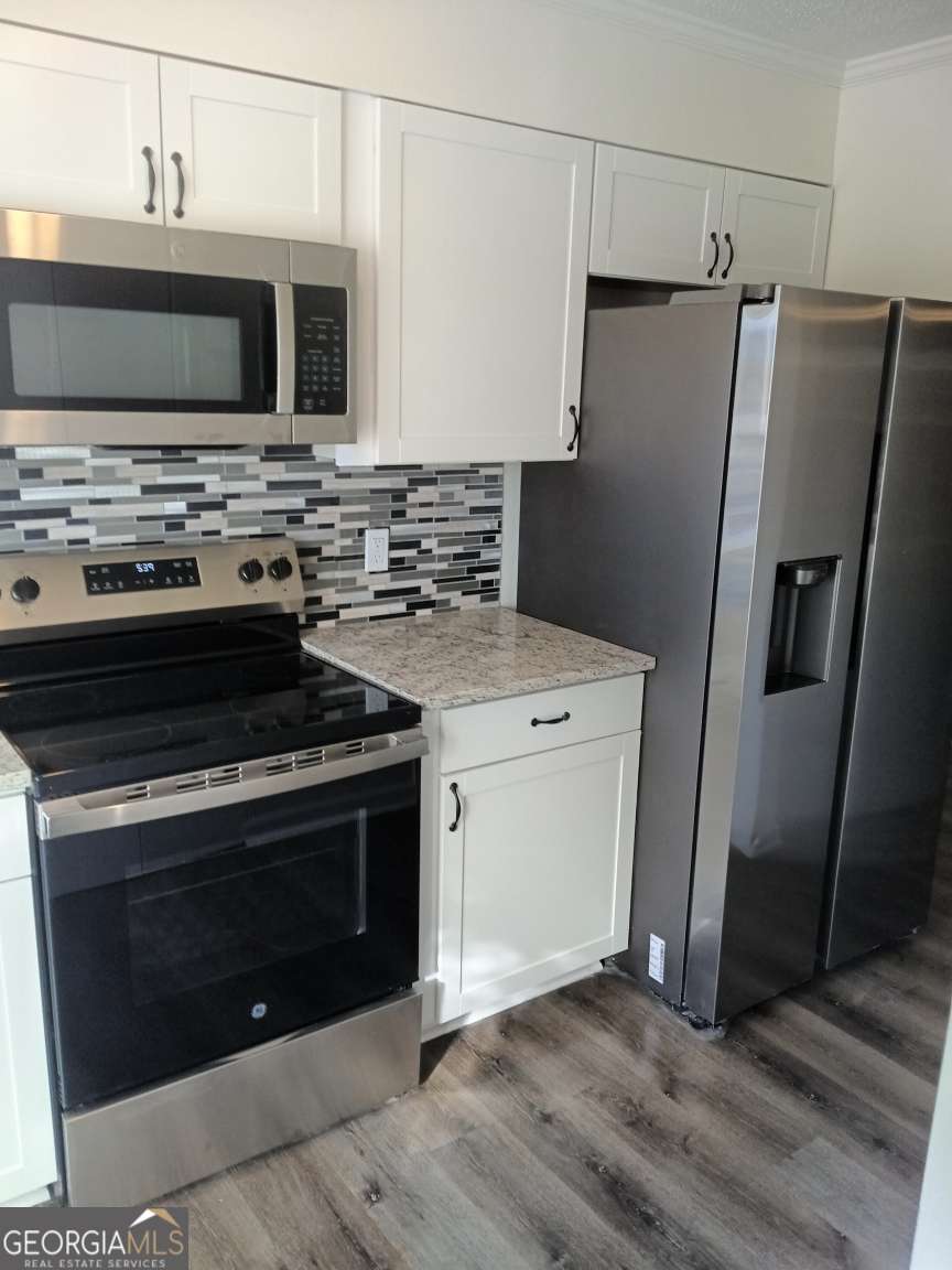 1 Willowick Drive Property Photo 12