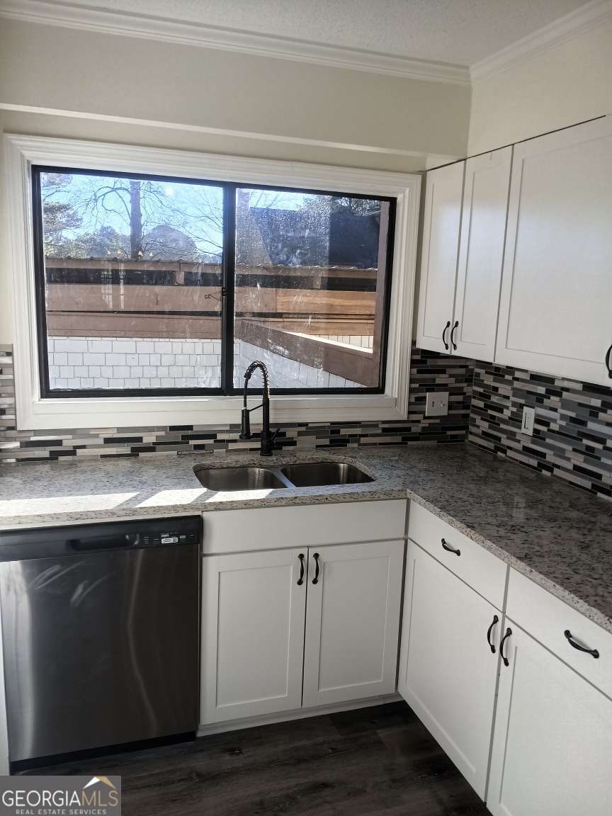 1 Willowick Drive Property Photo 13