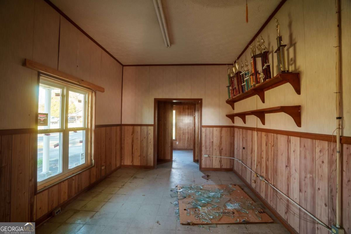 413 Walnut Street Property Photo 9