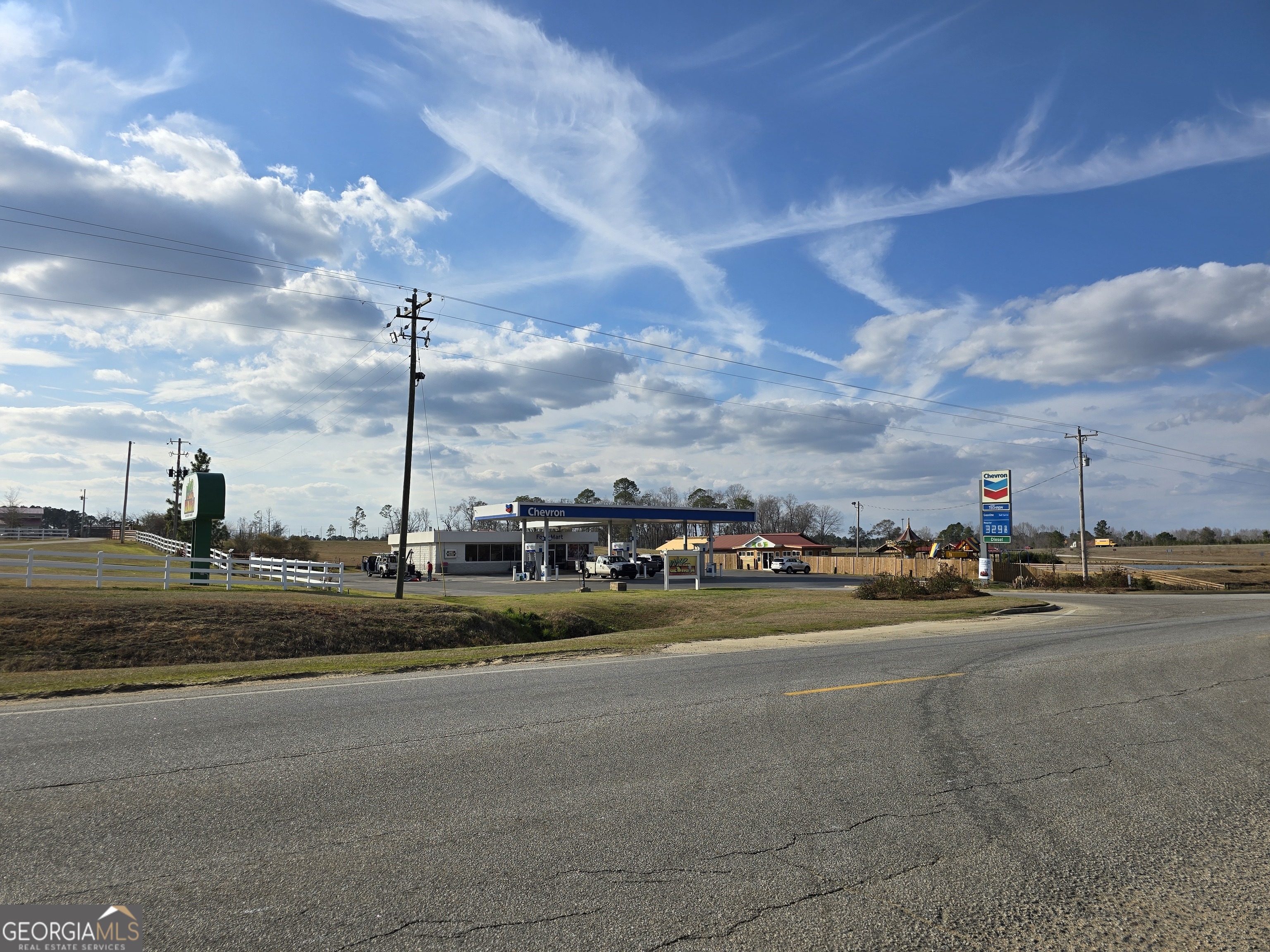 26127 S Highway 57 Property Photo