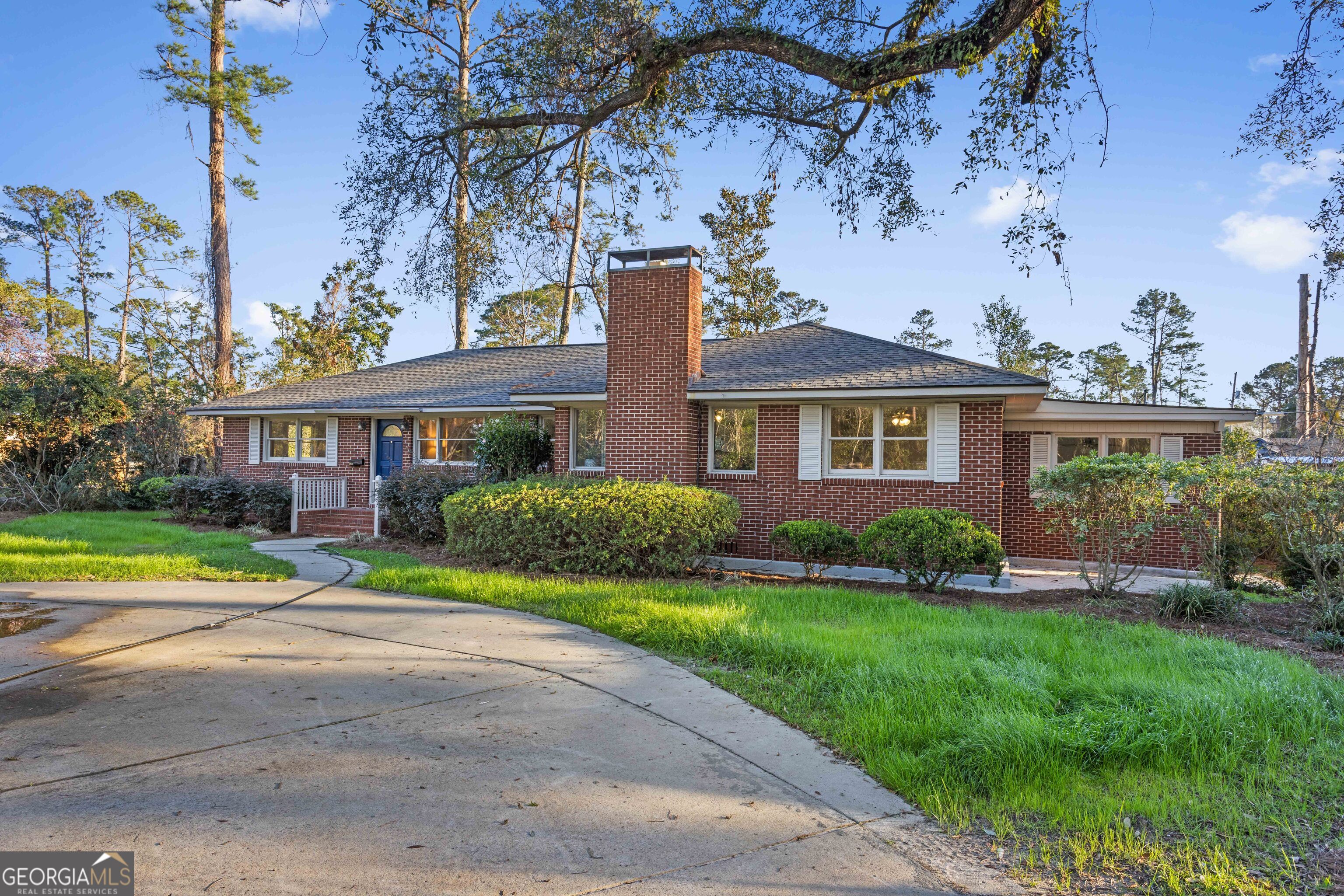 903 Gornto Rd Property Photo