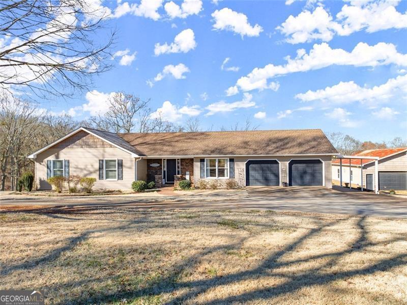 250 Kinley Road Property Photo