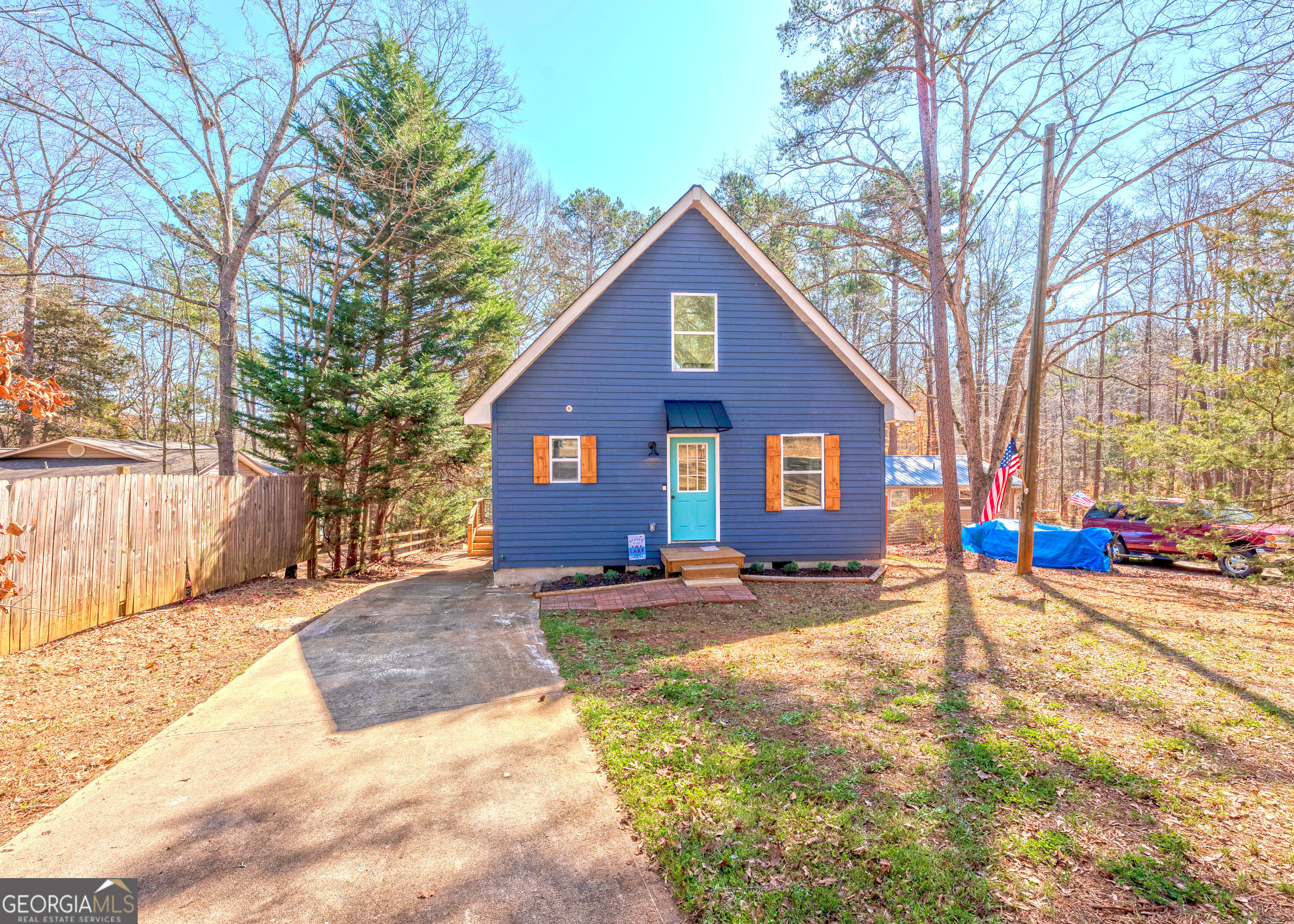 788 Lakeshore Road Property Photo