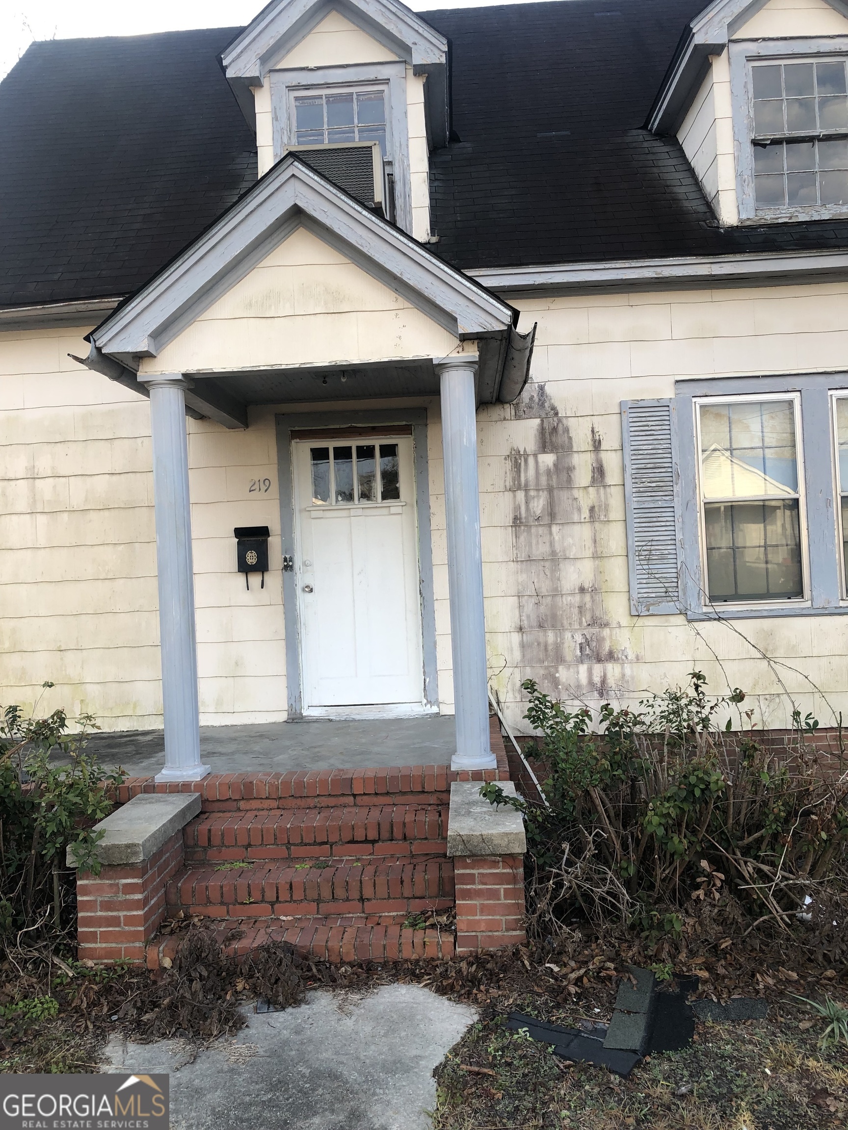 219 Lucky Property Photo