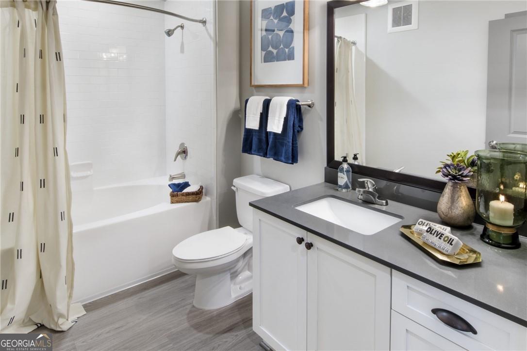 6919 Peachtree Dunwo Road # 405 Property Photo 16
