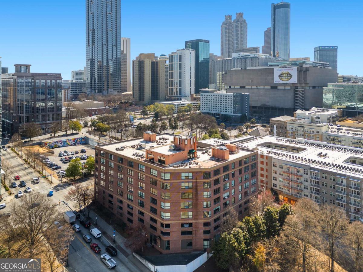 115 W Peachtree Place Nw # 602 Property Photo