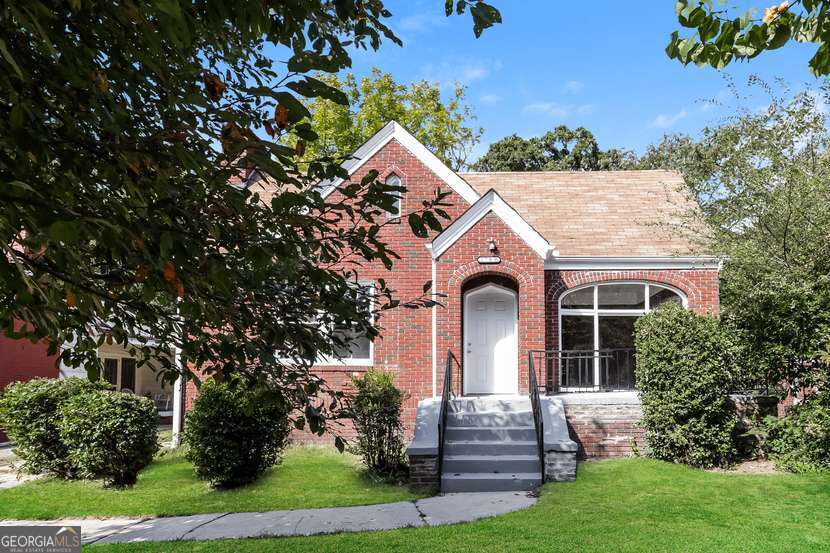 1709 Rogers Avenue SW Property Photo 1