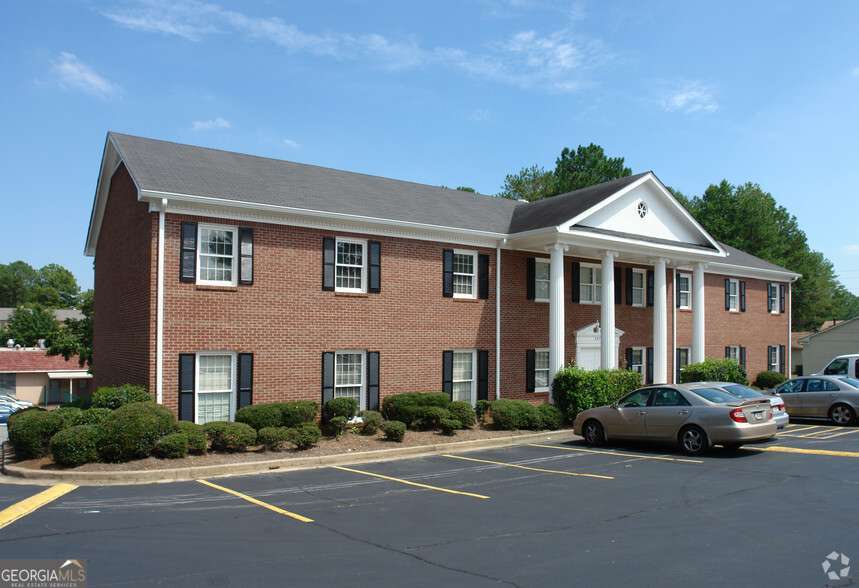 3576 Covington Highway Property Photo 1
