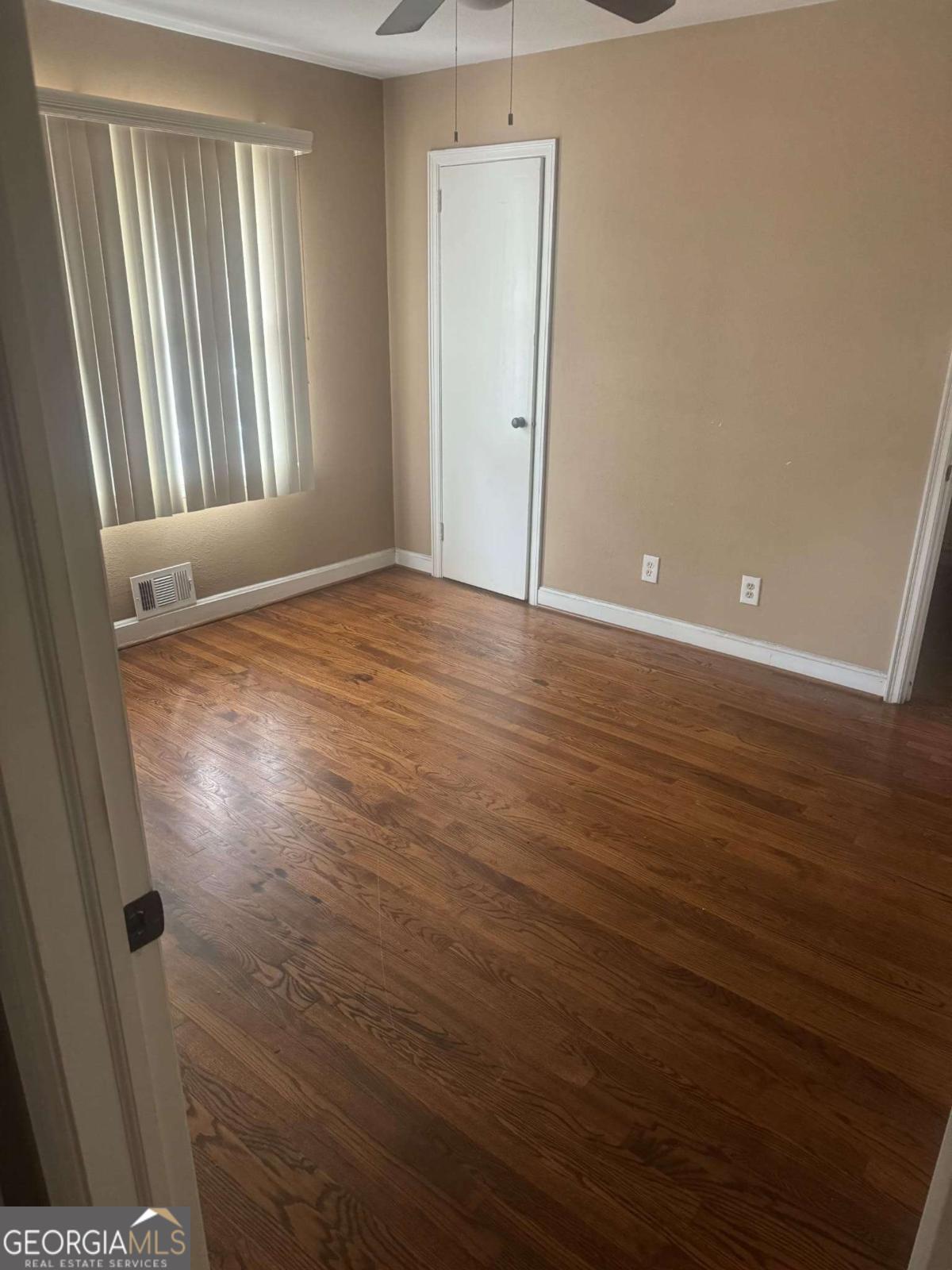 746 King Road # R Property Photo 3
