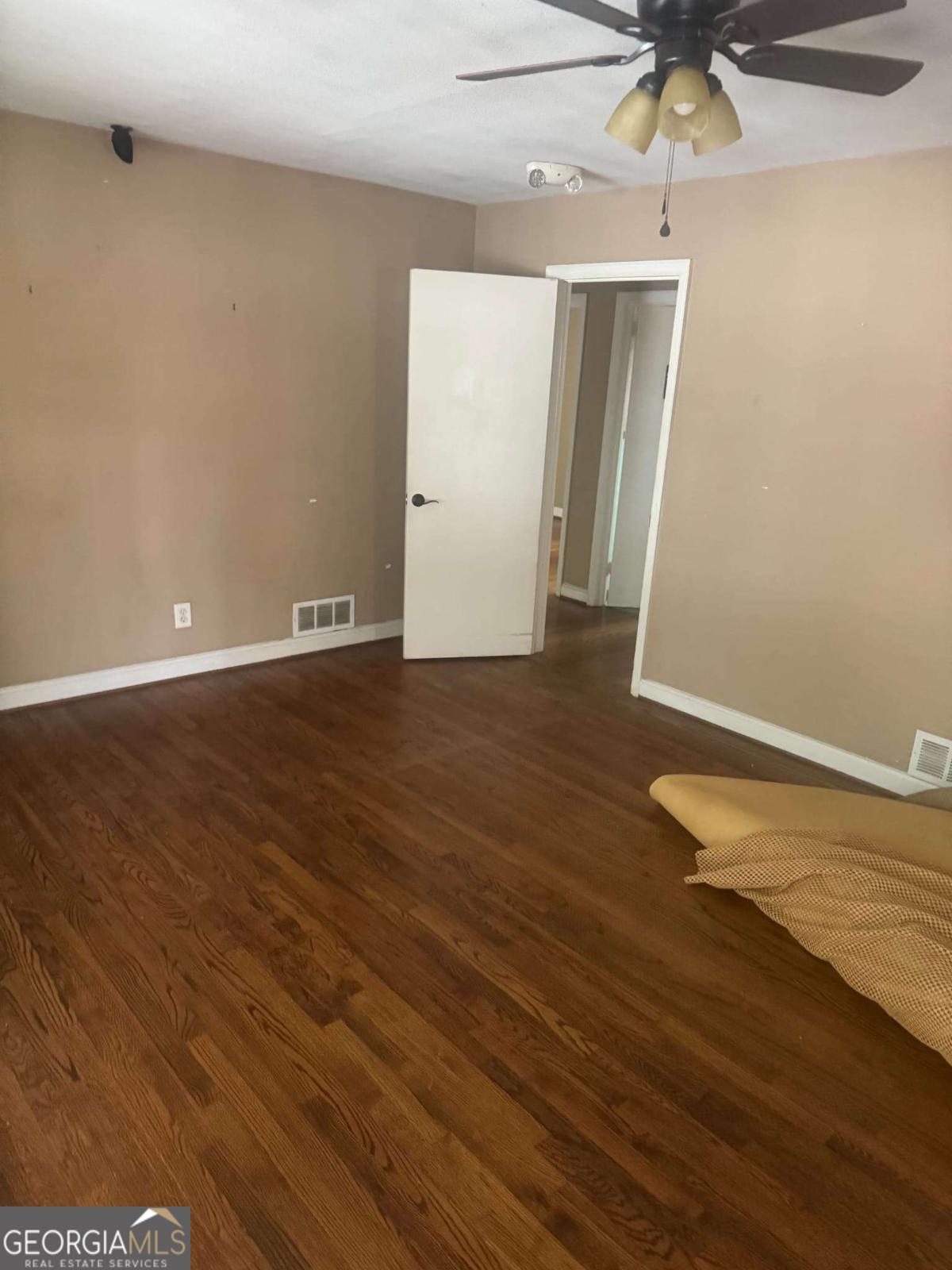 746 King Road # R Property Photo 4