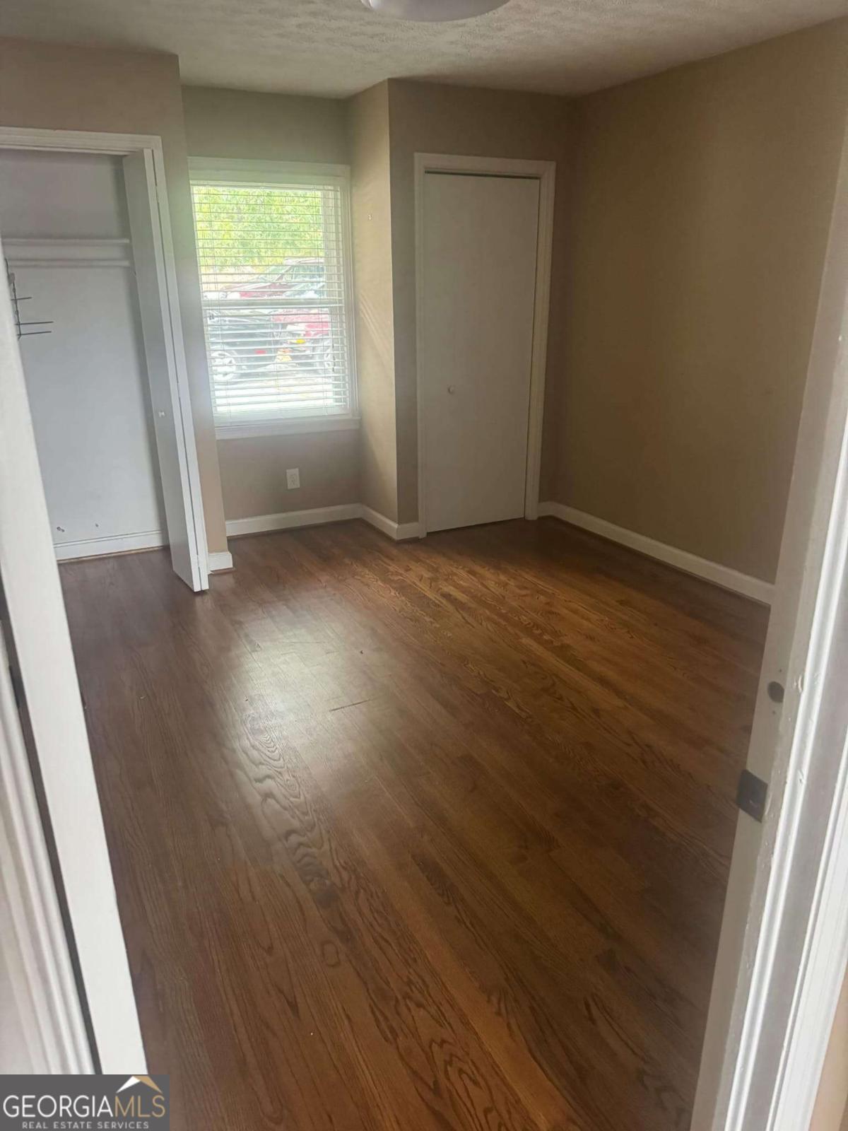 746 King Road # R Property Photo 6