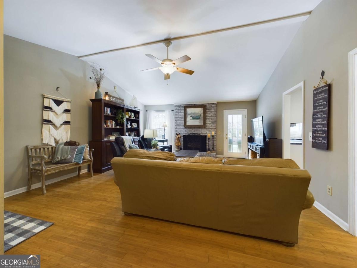 1020 Laurel Chase Run Property Photo 2