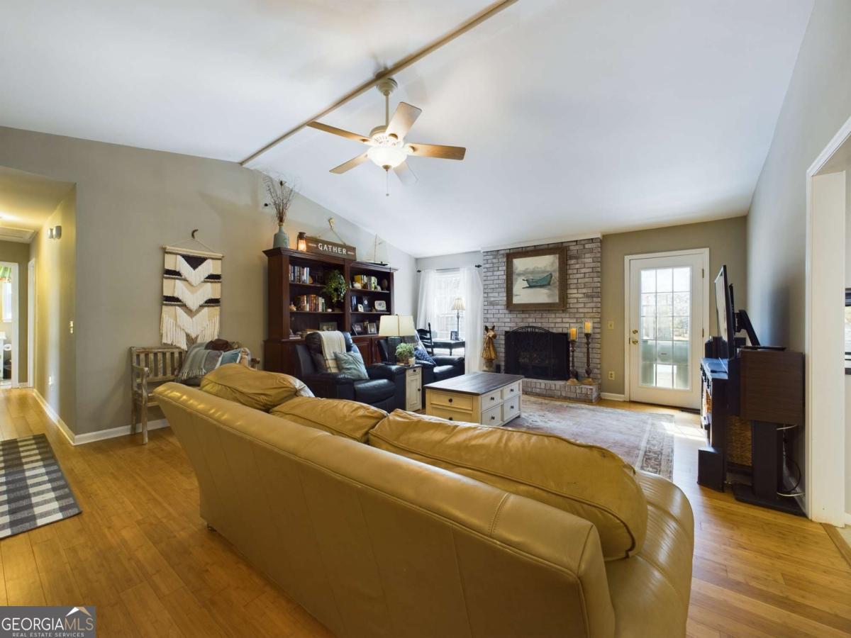 1020 Laurel Chase Run Property Photo 3