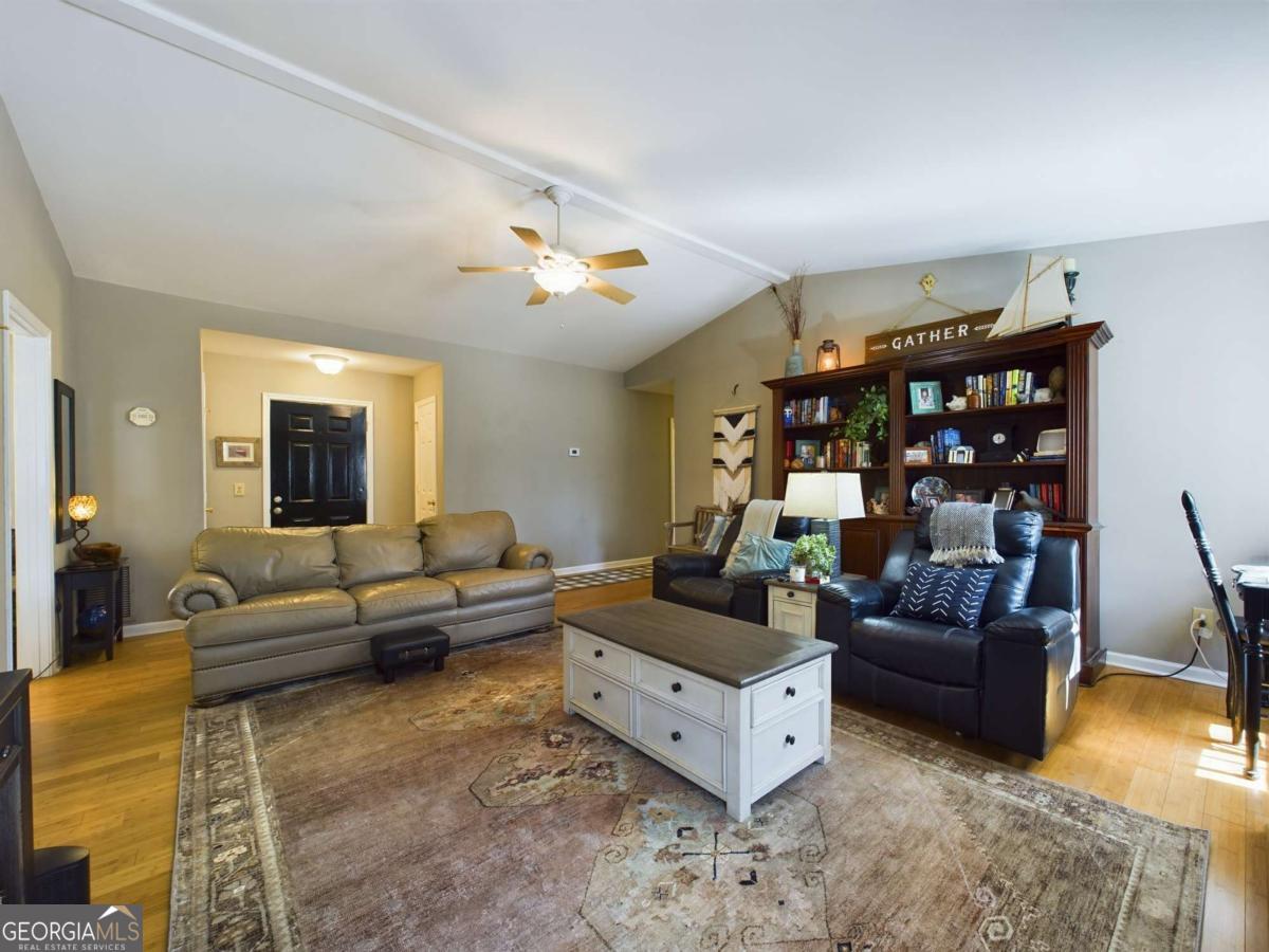 1020 Laurel Chase Run Property Photo 4