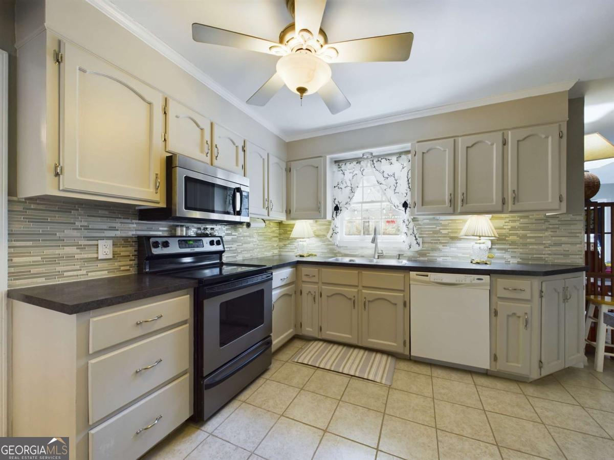 1020 Laurel Chase Run Property Photo 5