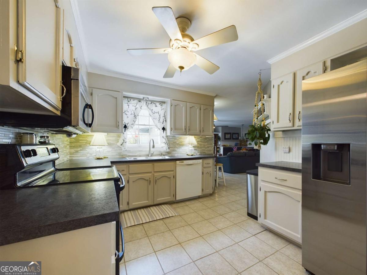 1020 Laurel Chase Run Property Photo 6