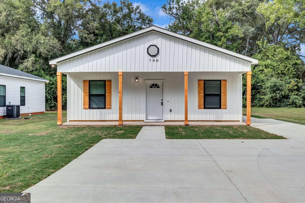 200 Elm Street Property Photo 1