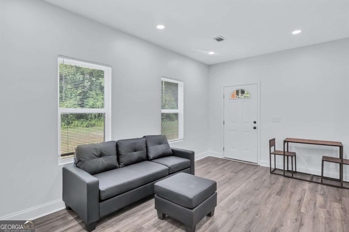 200 Elm Street Property Photo 7