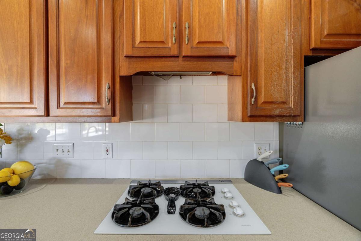 1400 Lake Wellbrook Drive Property Photo 25