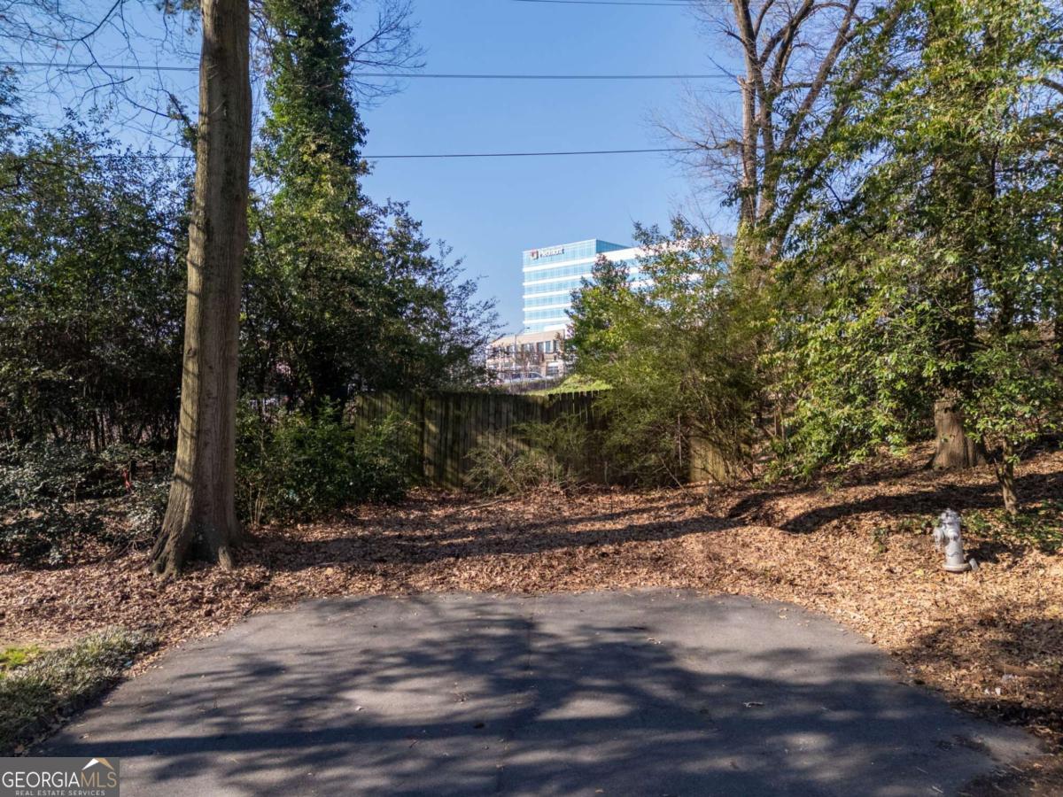 1849 Howell Mill Road Nw Property Photo 3