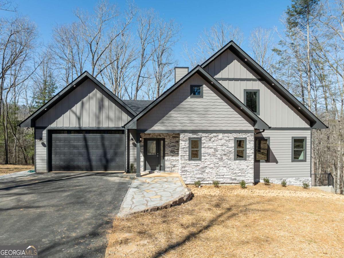 185 Country Road Property Photo