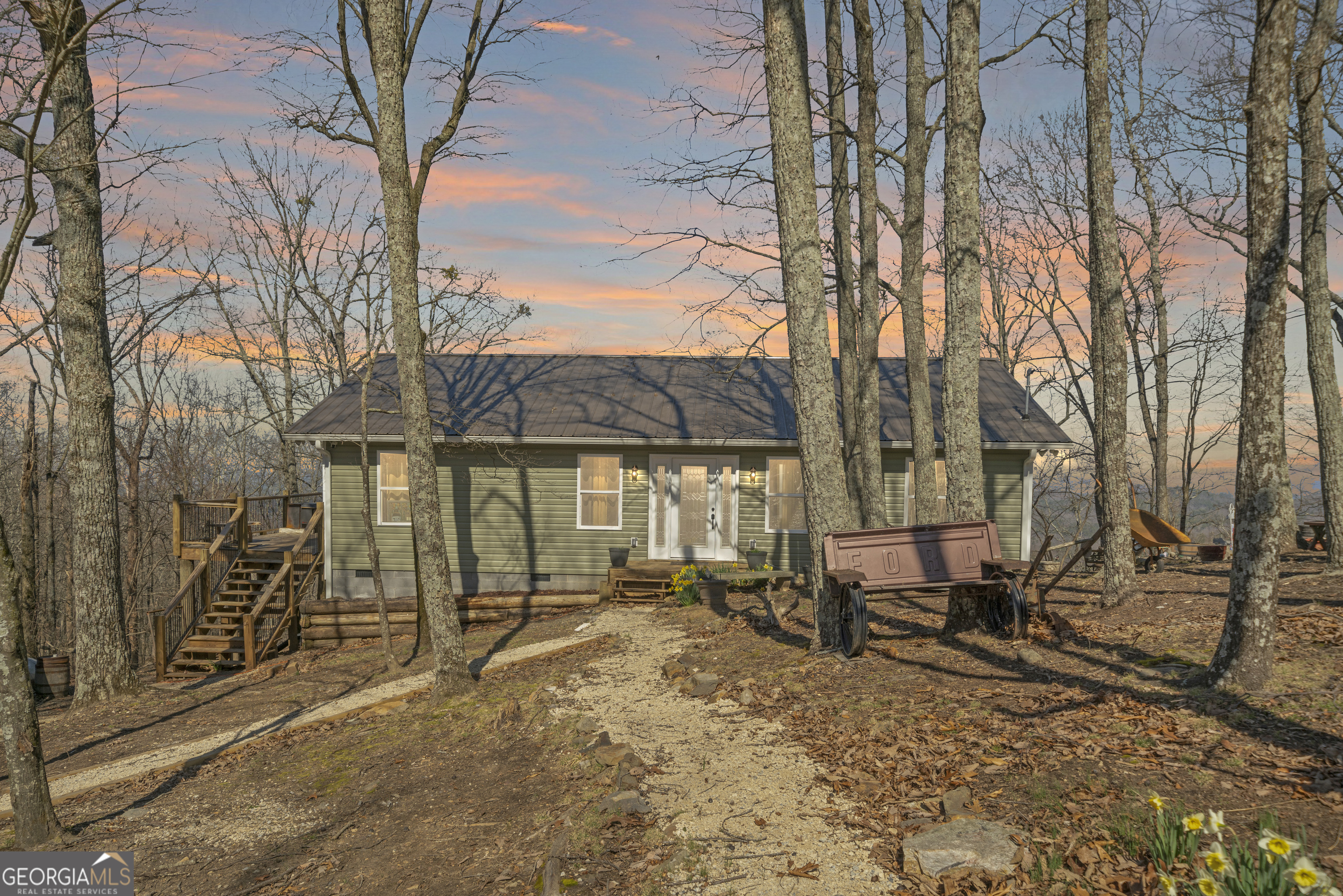 229 Stirratt Road Ne Property Photo