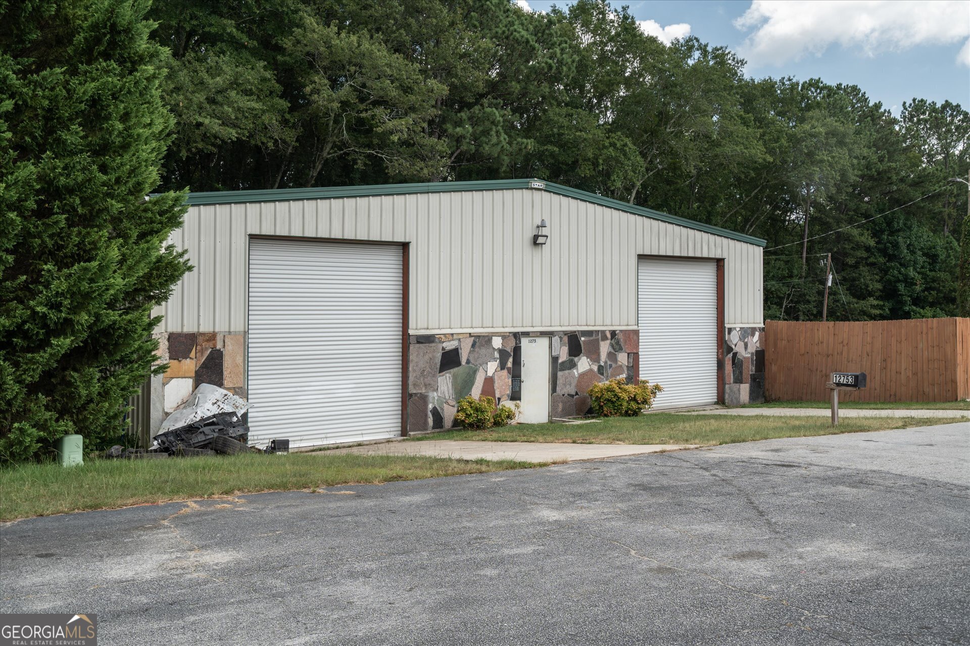 12755 Veterans Memorial Highway Property Photo 3