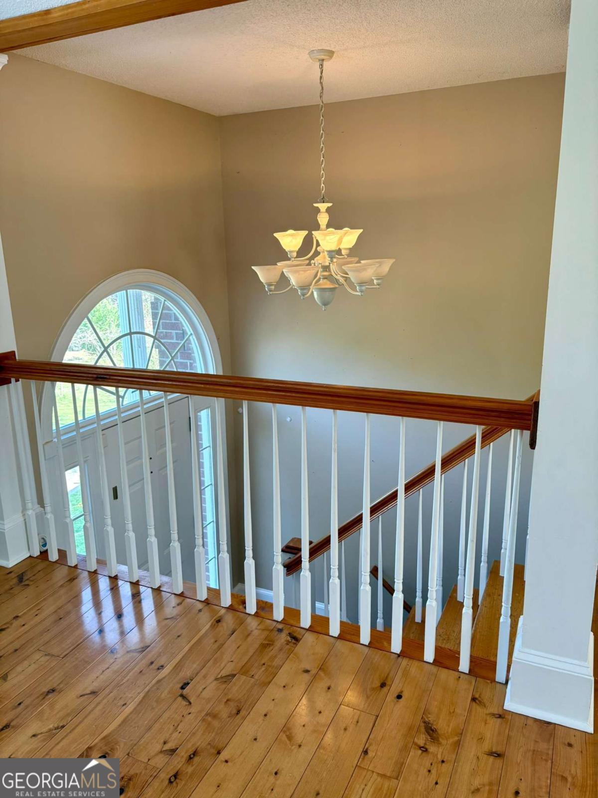 2715 Arnold Park Drive Property Photo 6