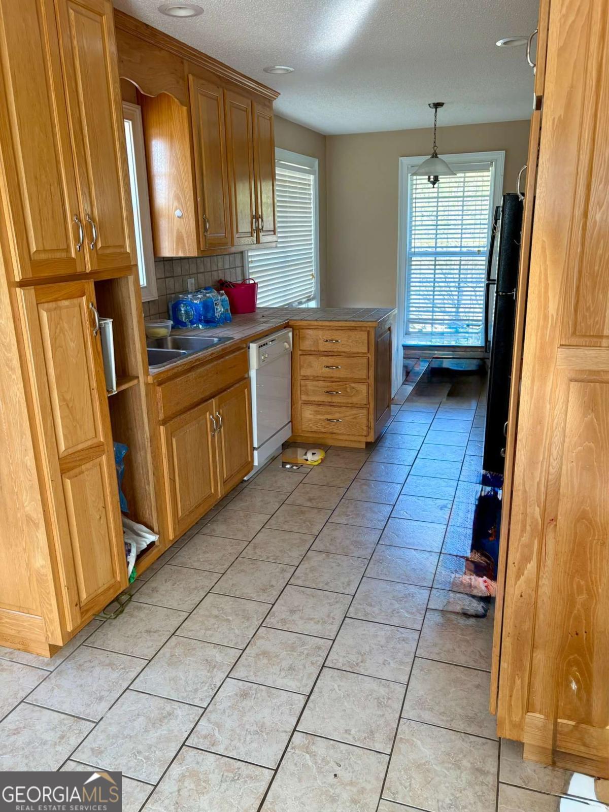 2715 Arnold Park Drive Property Photo 9