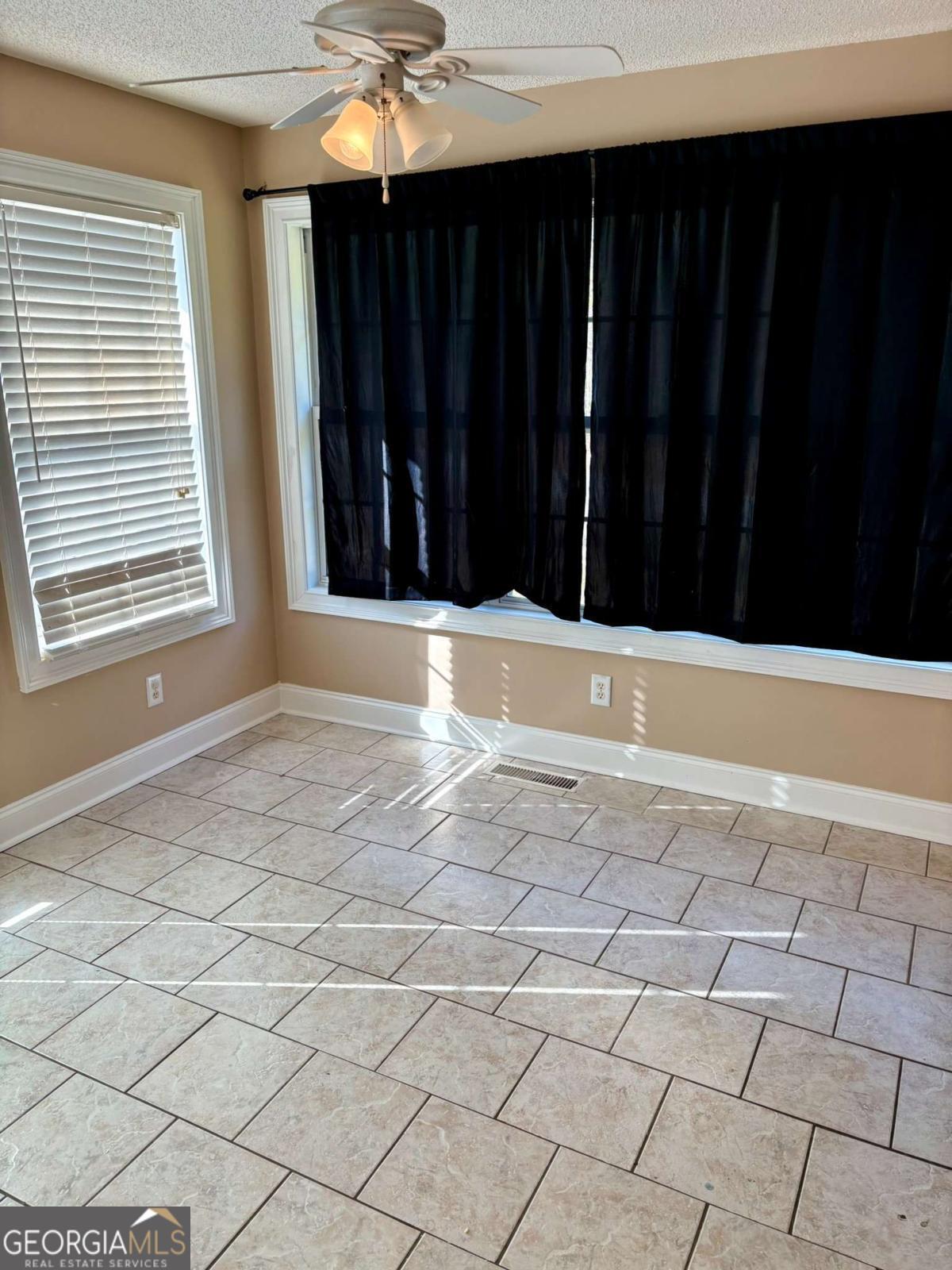 2715 Arnold Park Drive Property Photo 11