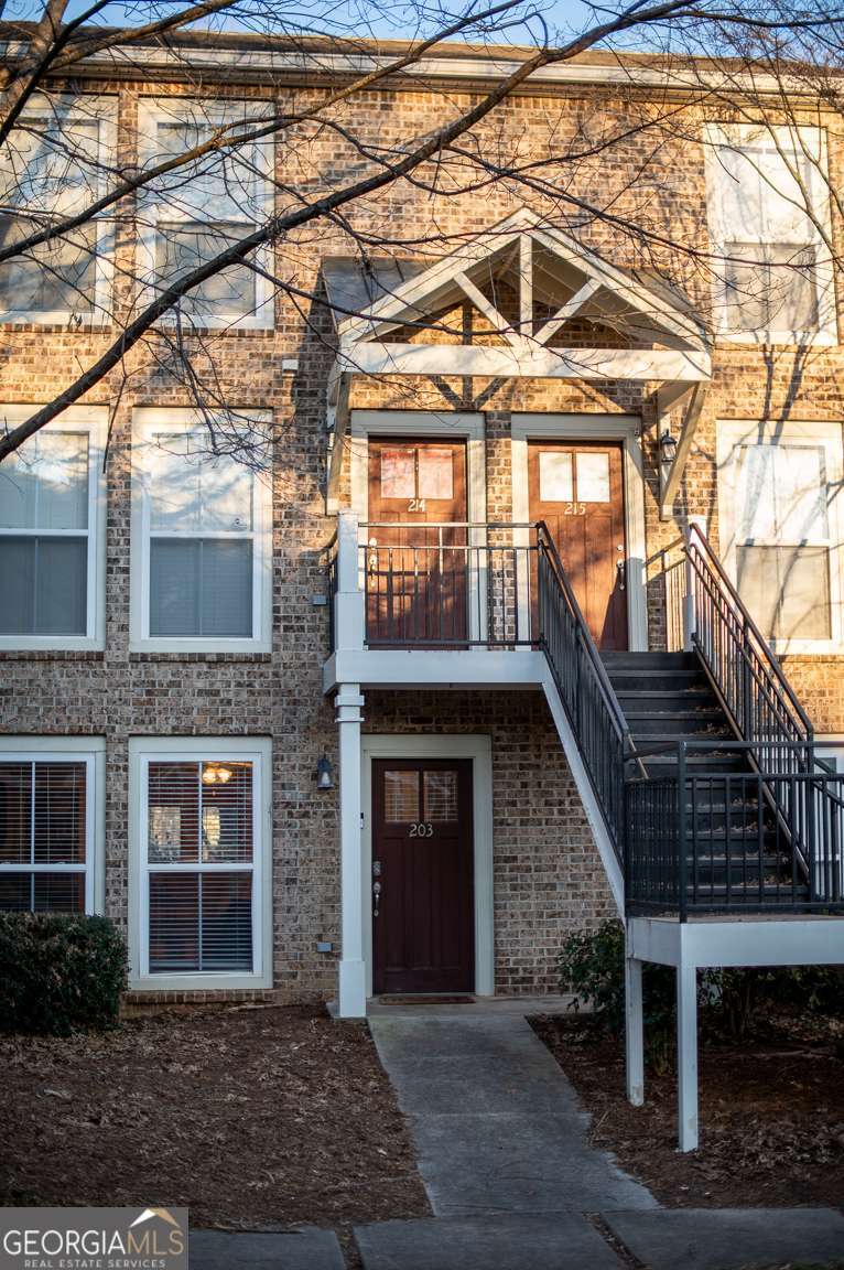 490 Barnett Shoals Road # 203 Property Photo 1