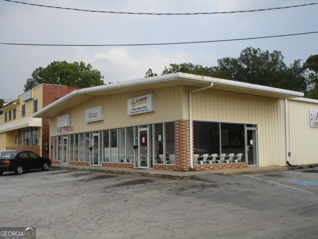 63 W Currahee Street Property Photo