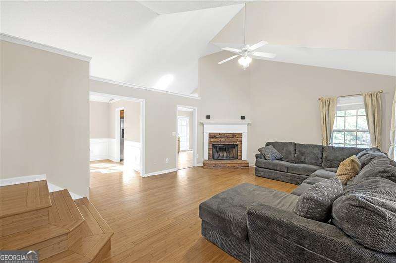 21 Barrington Court Property Photo