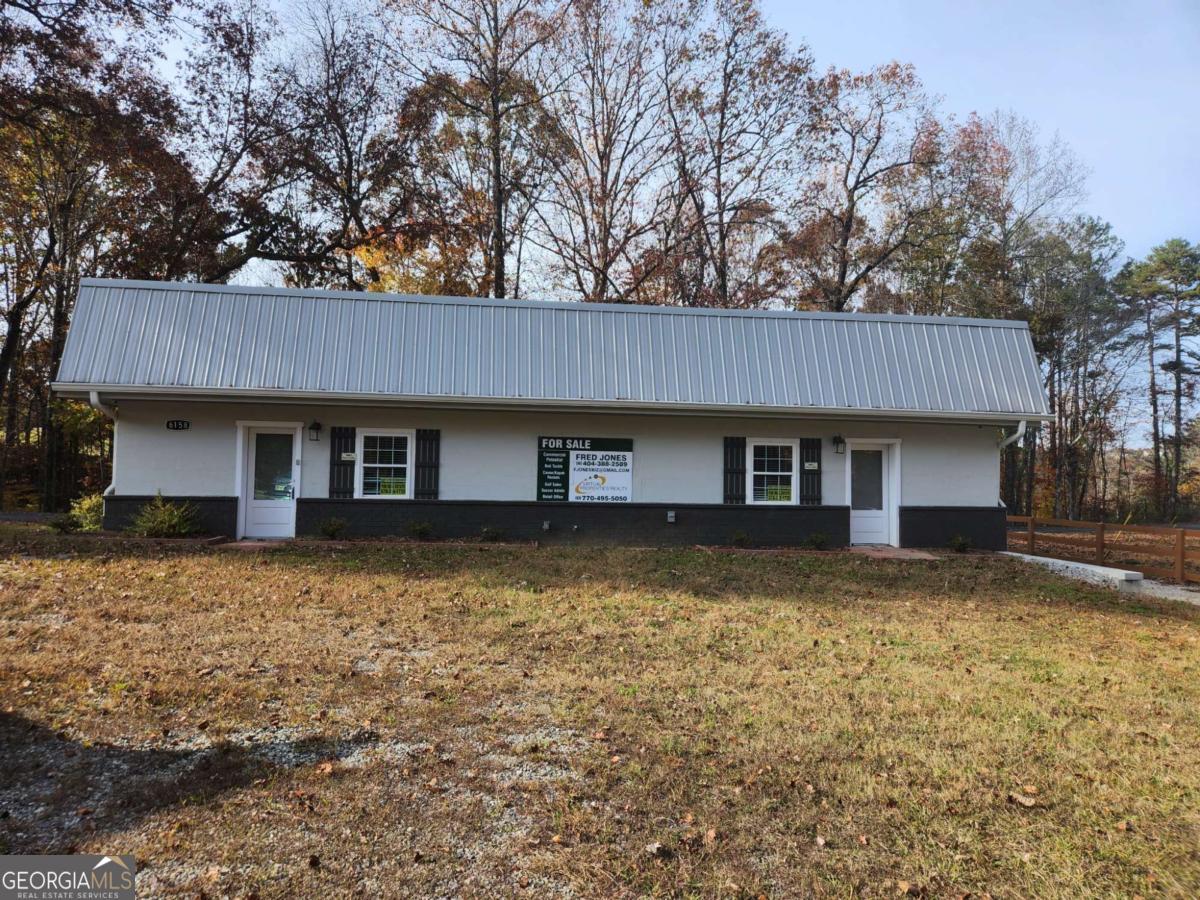 6158 Suwanee Dam Road Property Photo 1