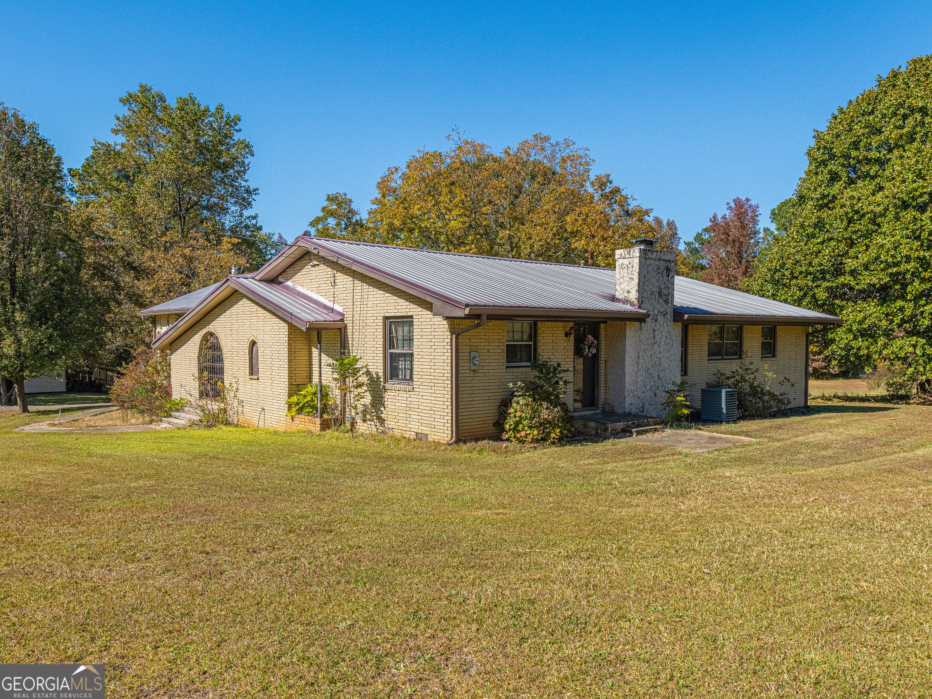 8736 Camp Road Property Photo