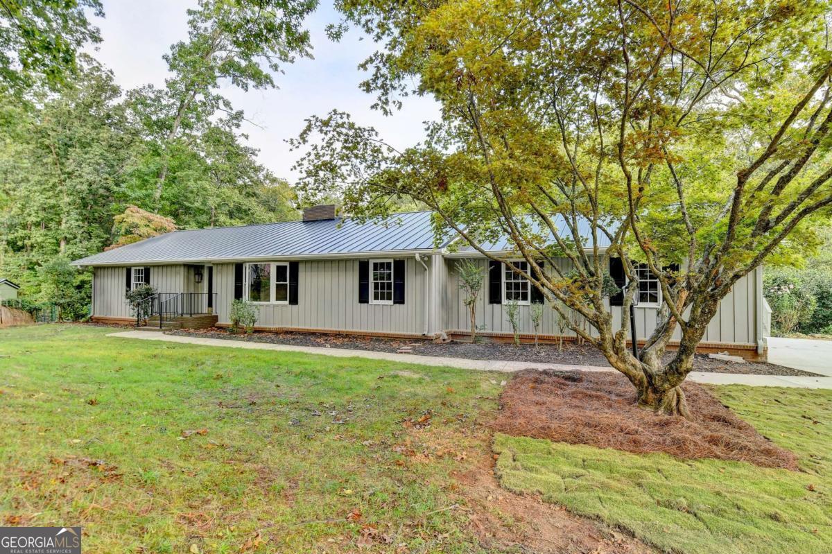 3370 Edgewood Circle Circle Property Photo