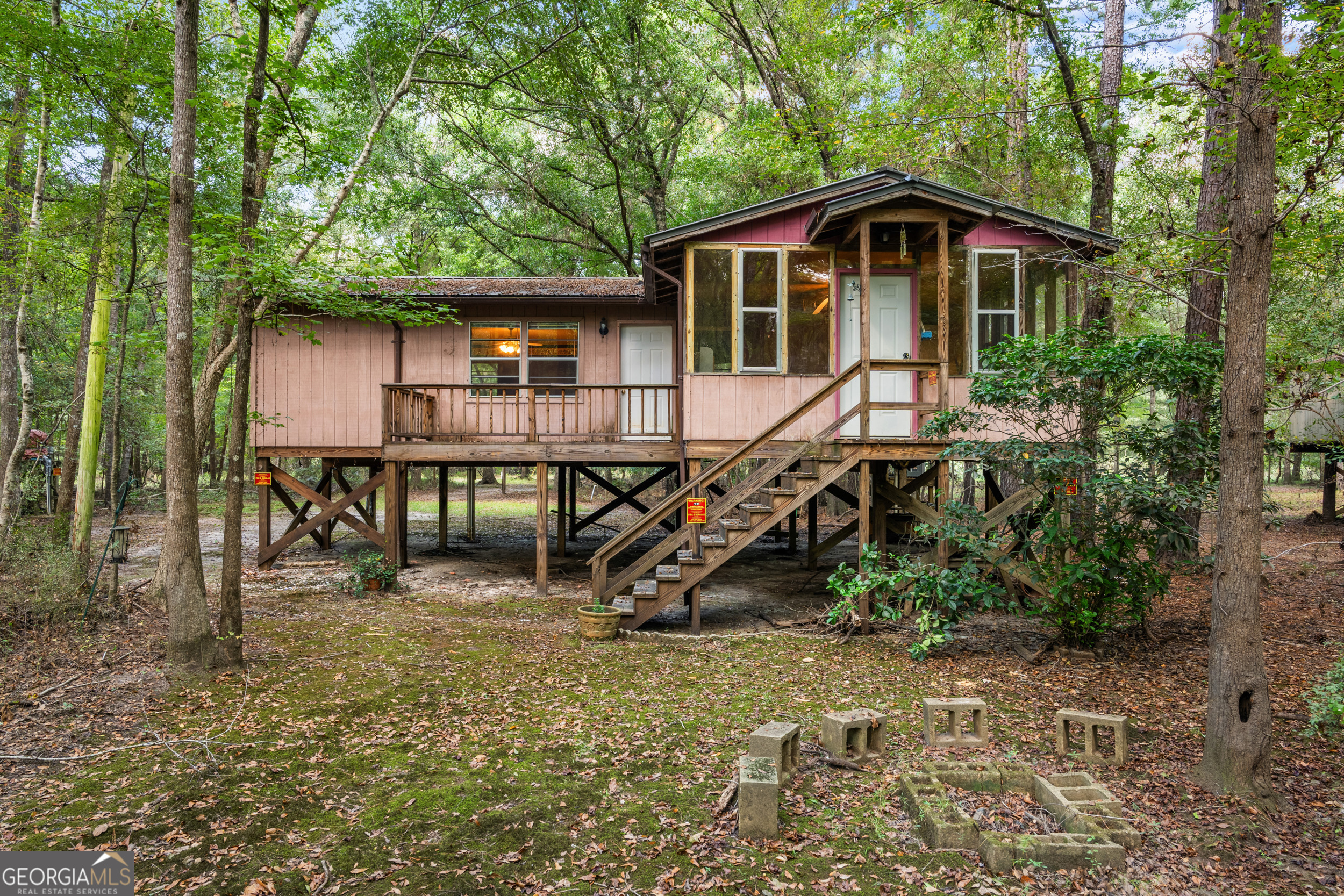 628 Riverside Drive Property Photo