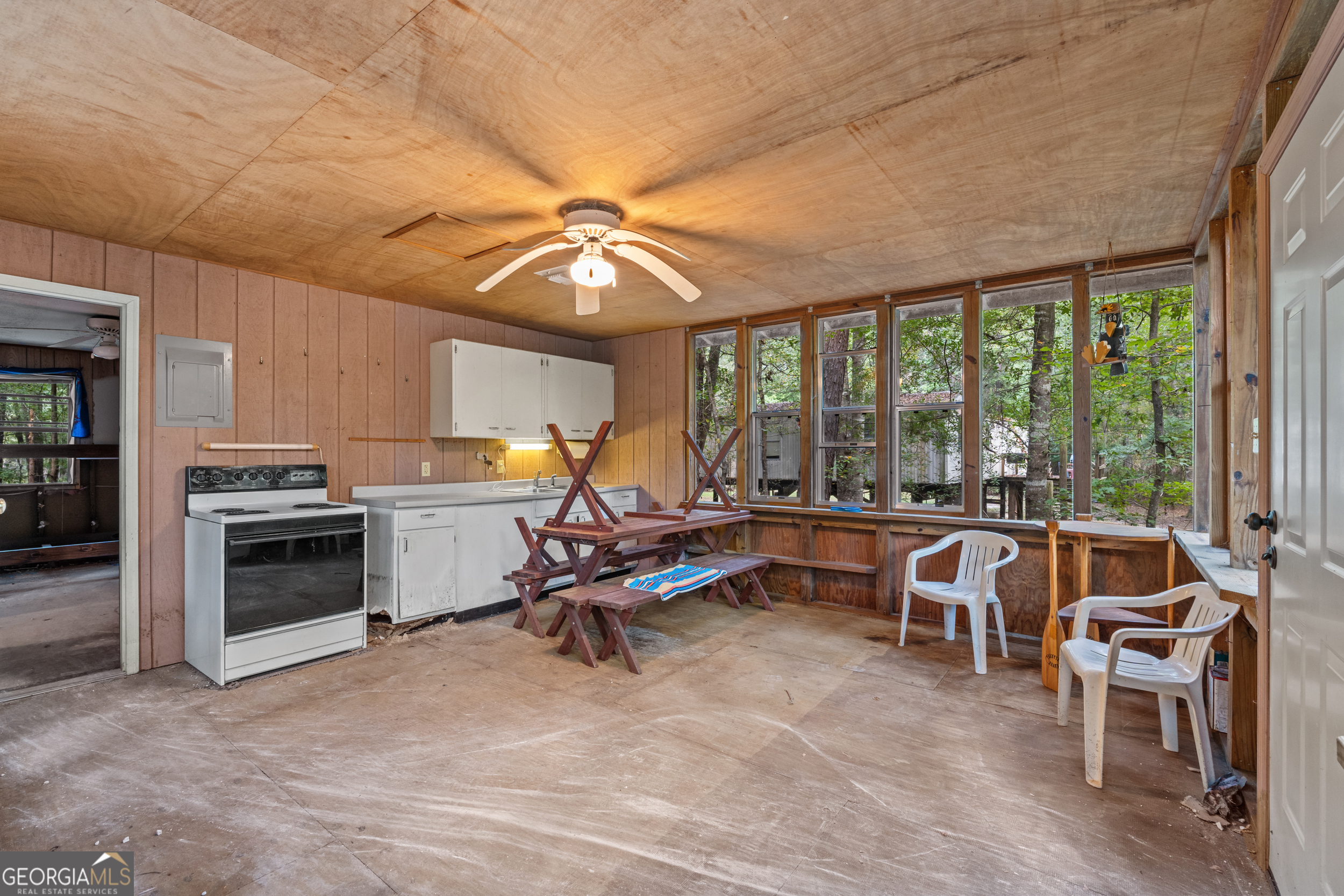 628 Riverside Drive Property Photo 12