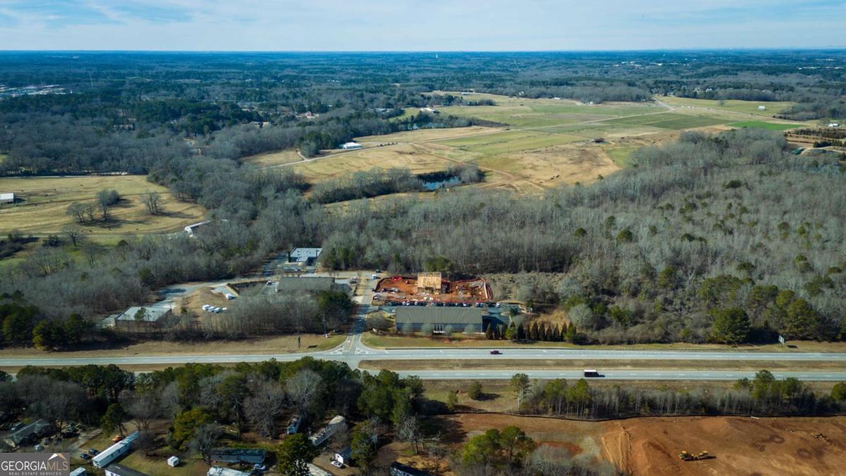 2180 Veterans Memorial Parkway Property Photo 1