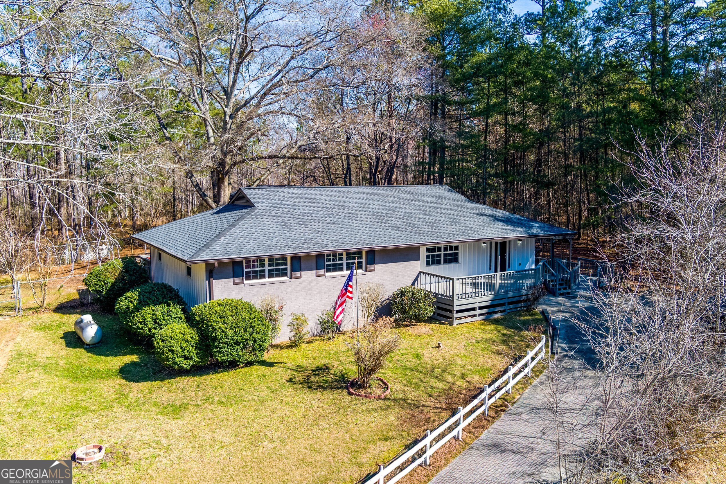 6434 Reinhardt College Parkway Property Photo