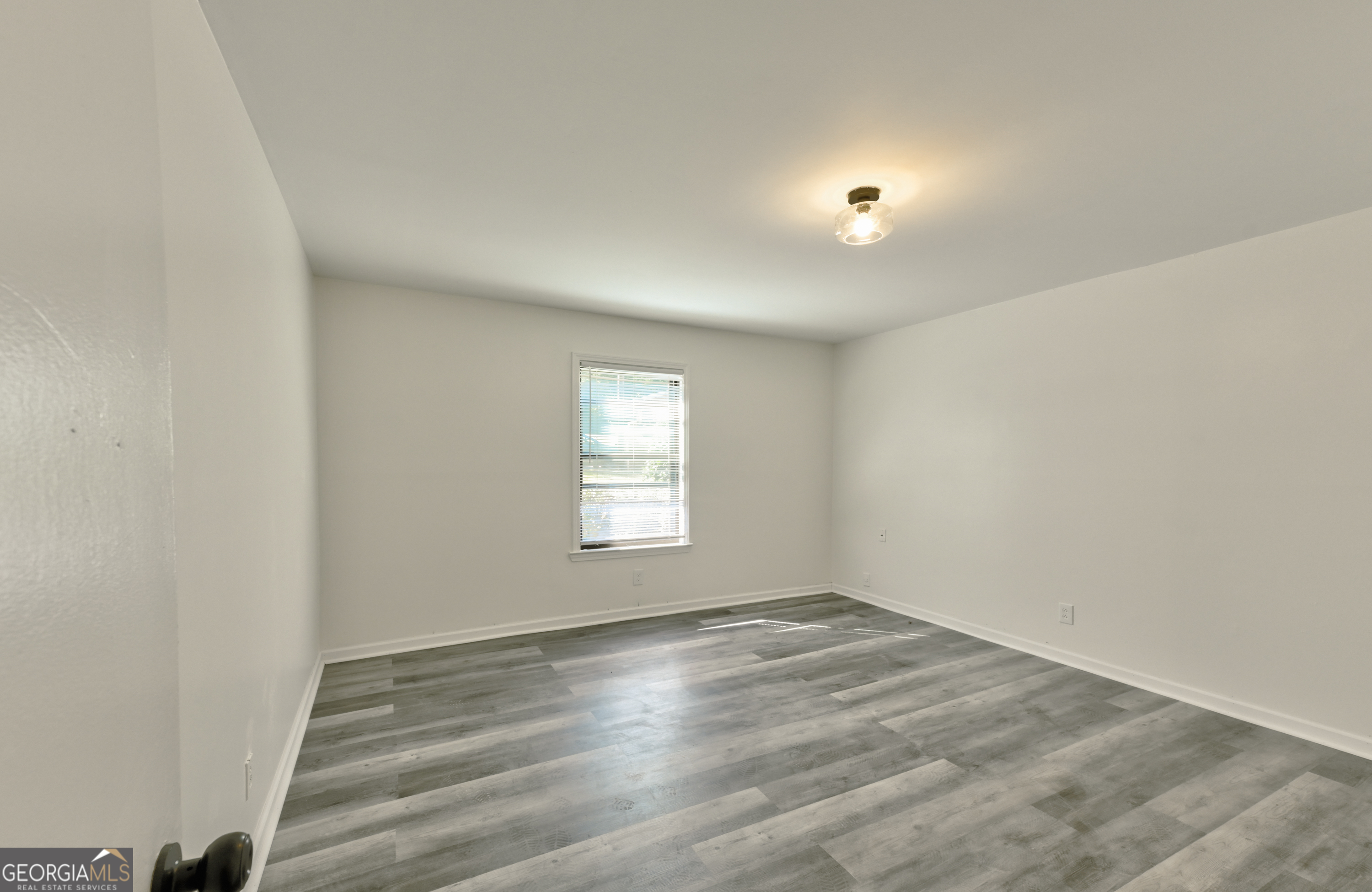 559 Evergreen Terrace Property Photo 9