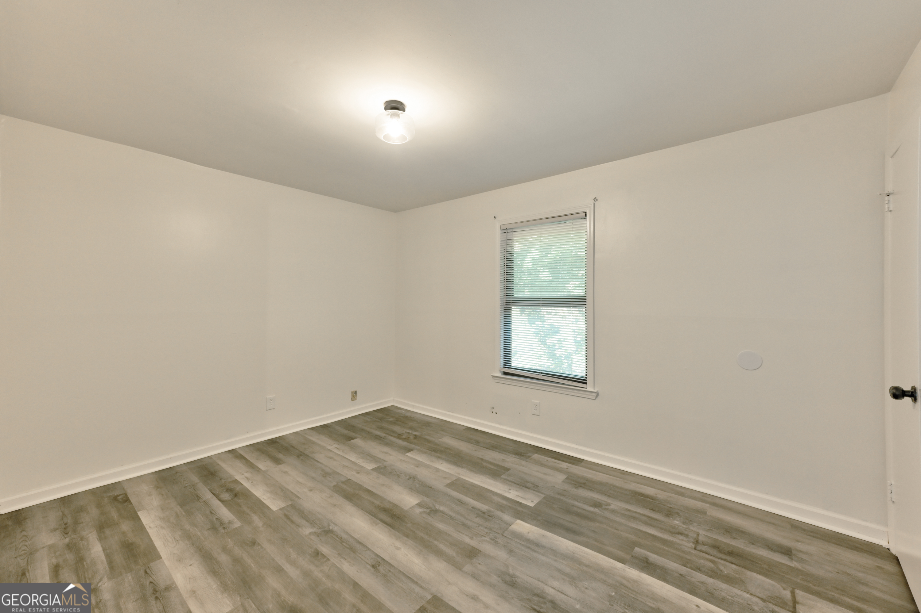 559 Evergreen Terrace Property Photo 11
