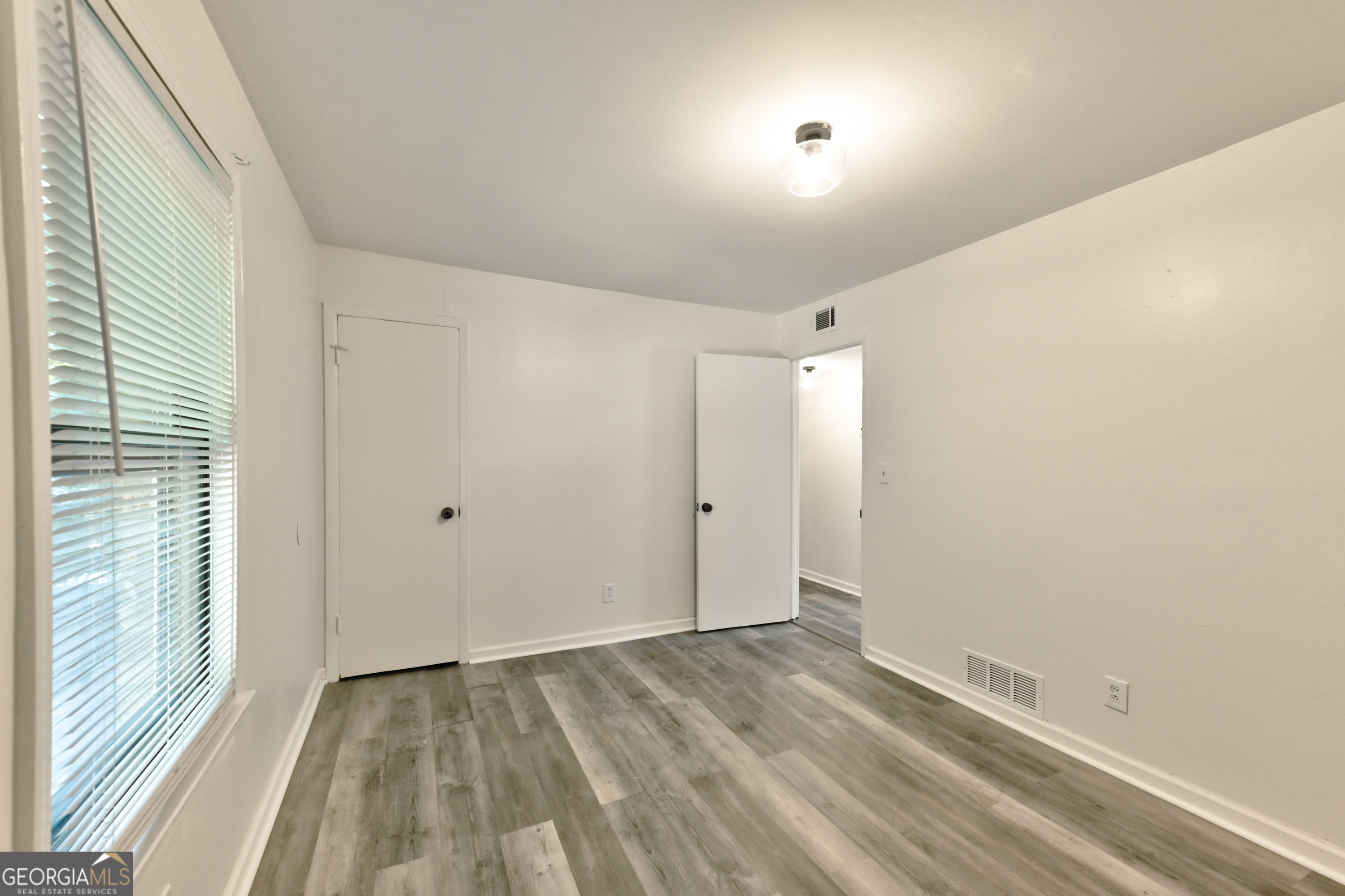 559 Evergreen Terrace Property Photo 12