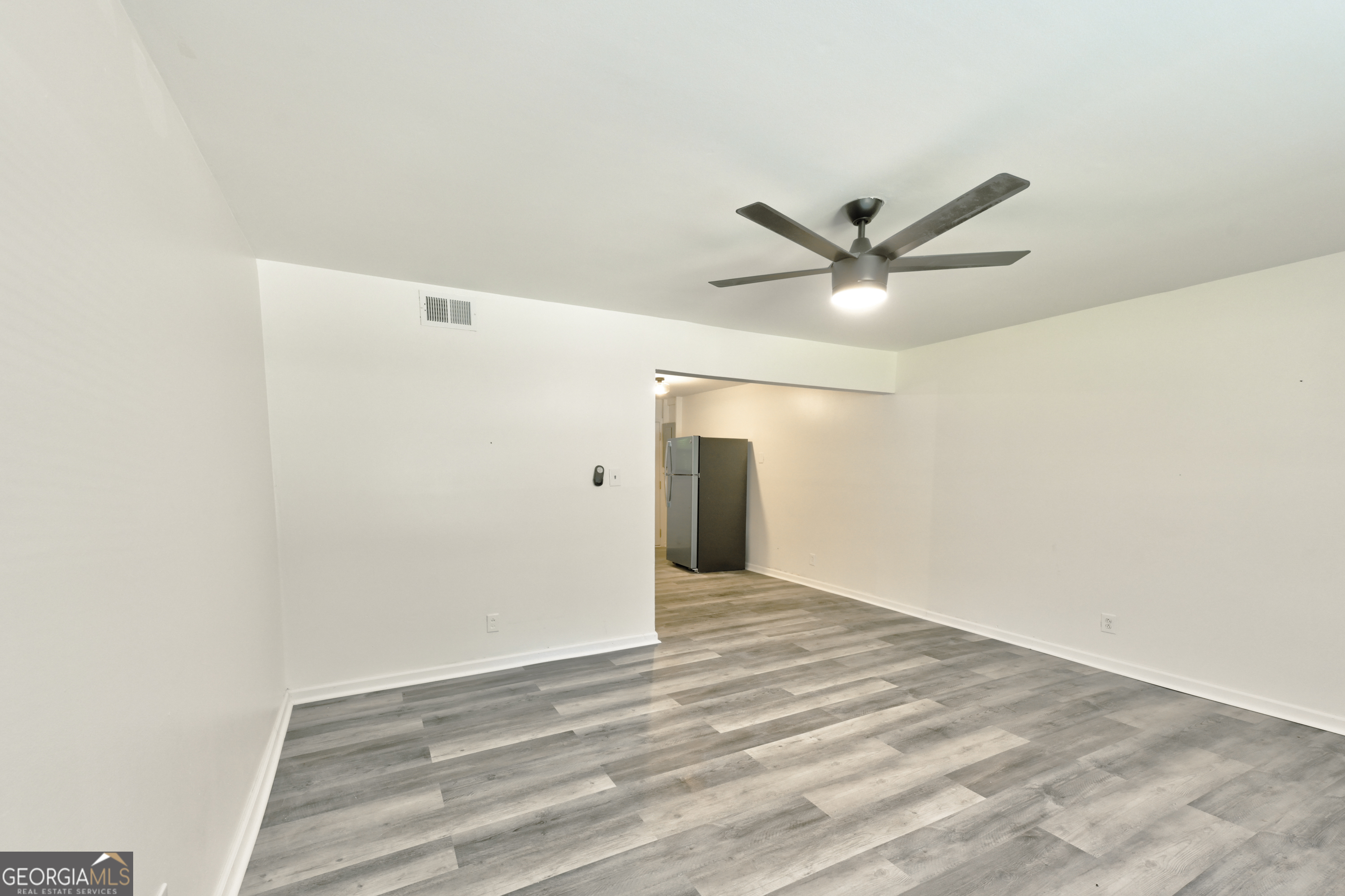 554 Evergreen Terrace Property Photo 3