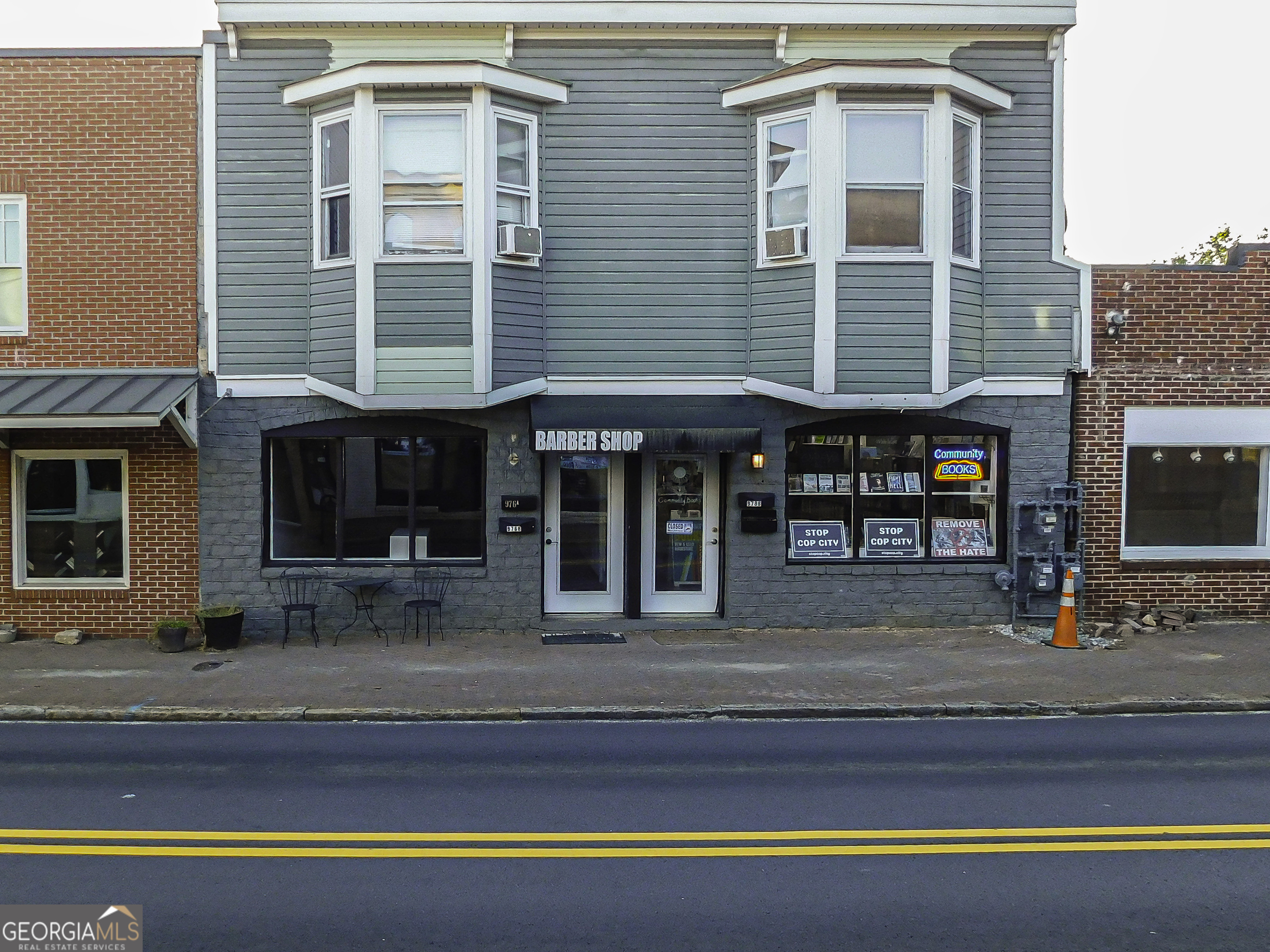 976 Main Street # B Property Photo 1