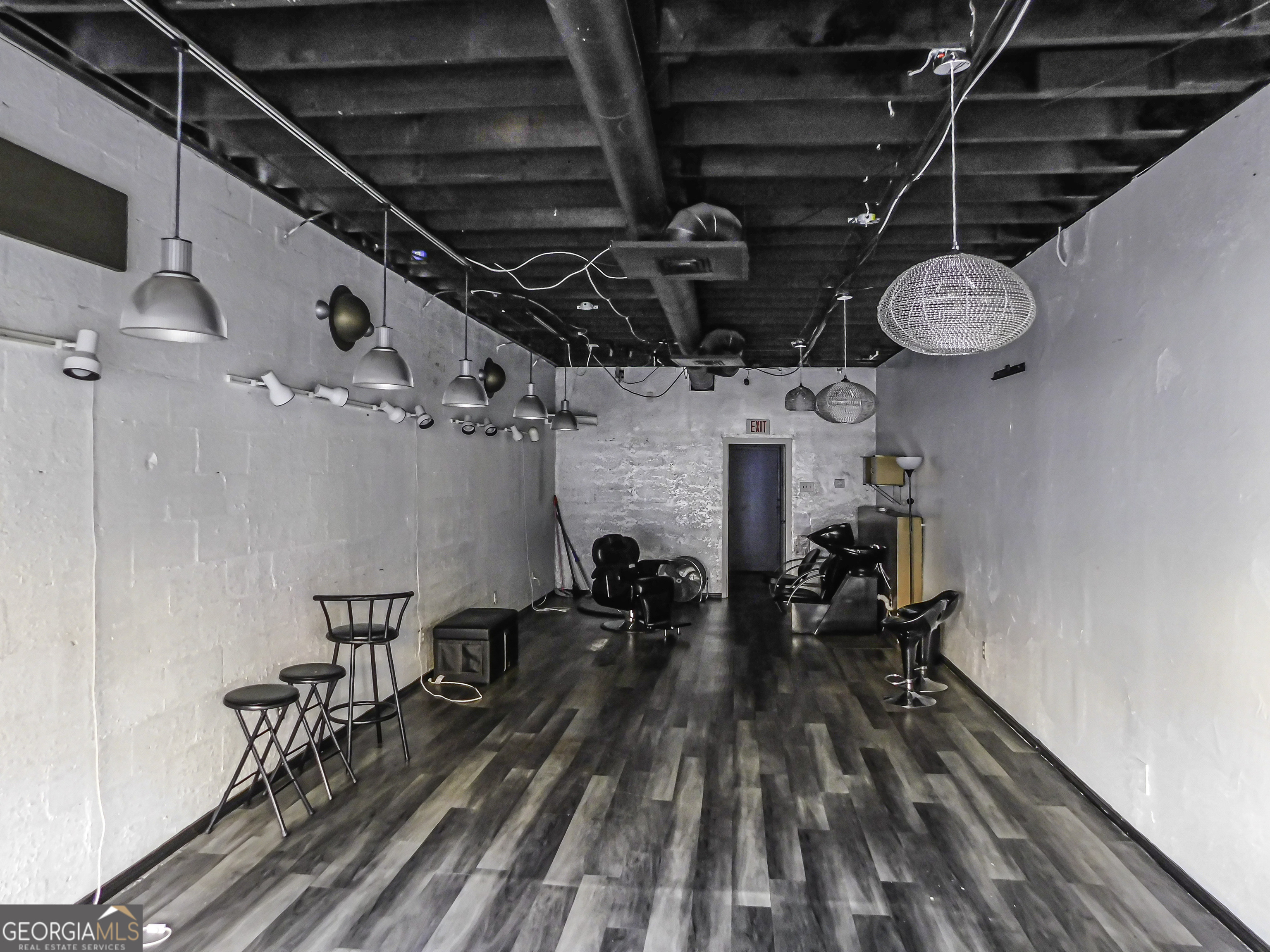 976 Main Street # B Property Photo 2