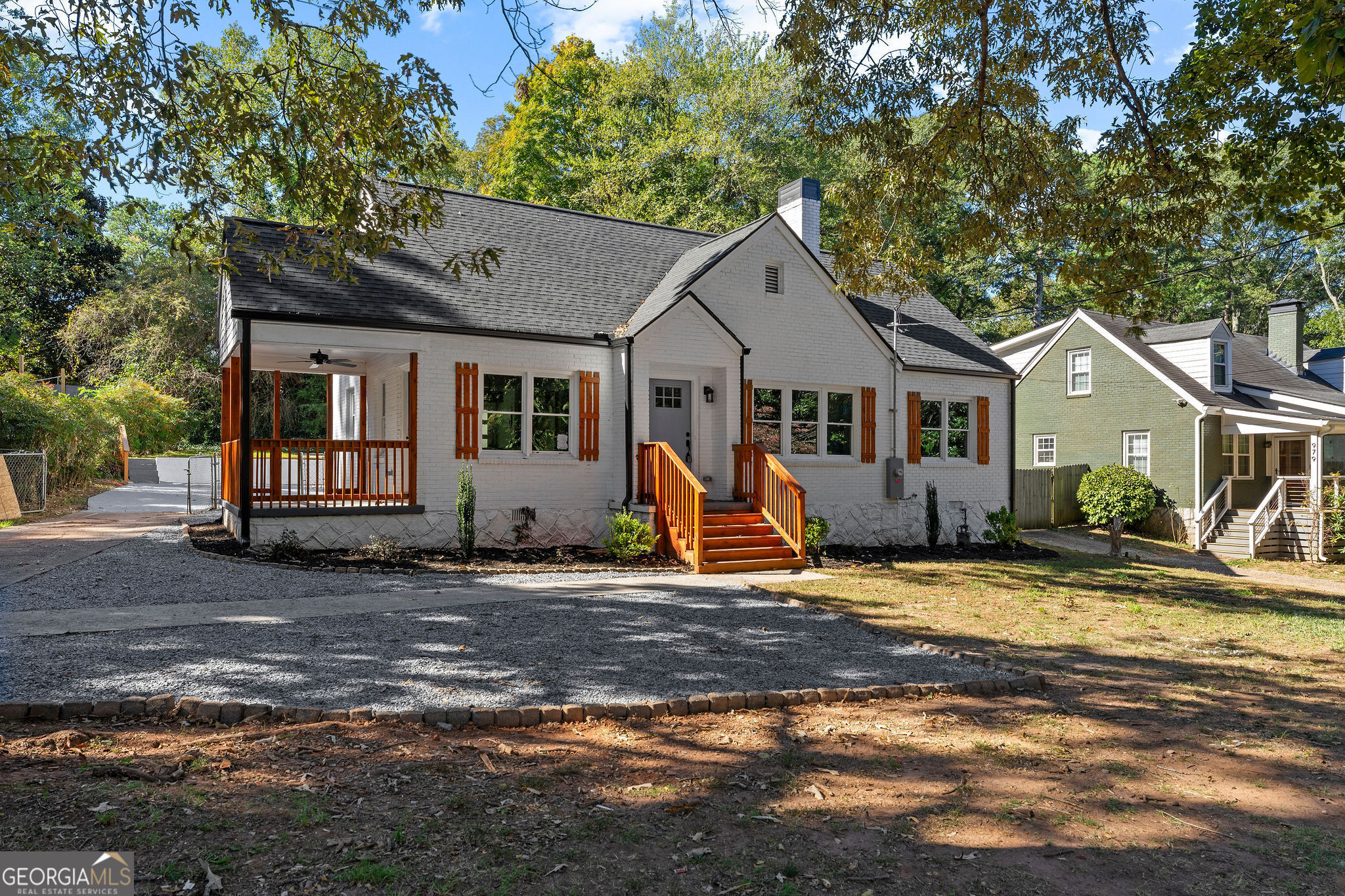 985 Columbia Drive Property Photo