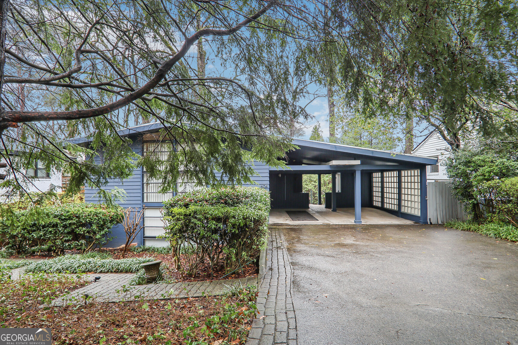 604 Montgomery Ferry Road Property Photo