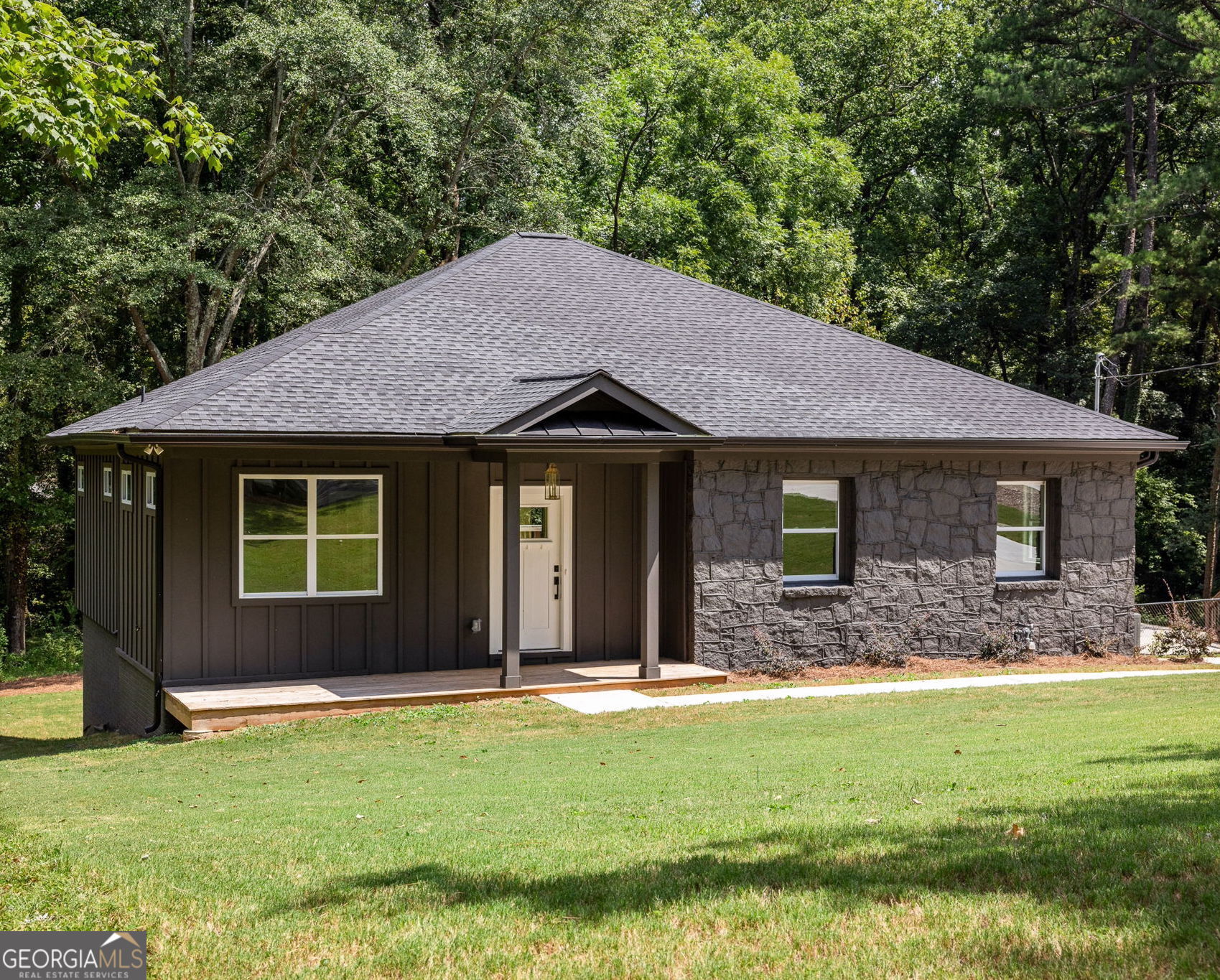 1208 Thomas Road Property Photo